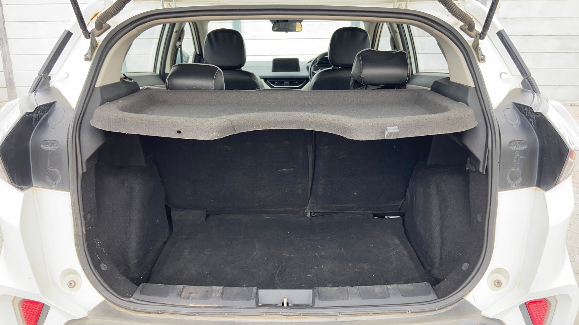 View 2022 Tata Nexon Revotron XE Image 11 Used 2022 Tata Nexon Revotron XE Image 11