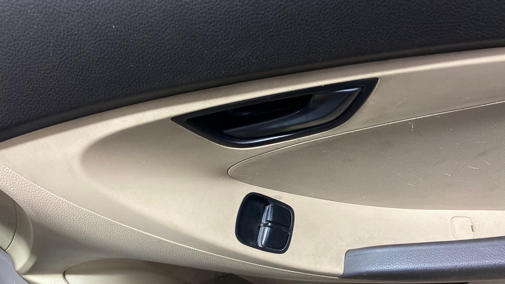 View 2016 Hyundai EON Era Plus Image 32 Used 2016 Hyundai EON Era Plus Image 32