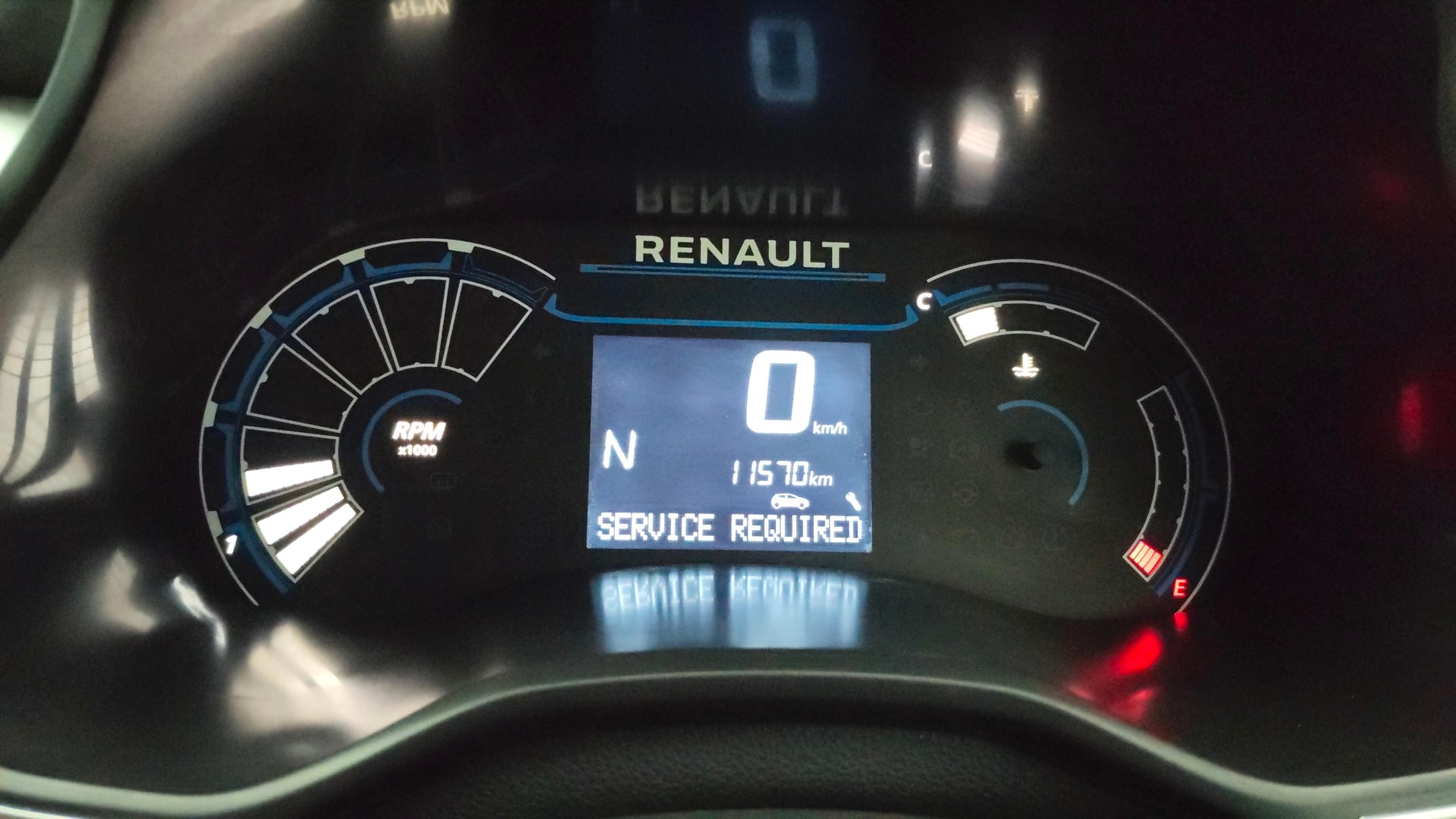 View 2024 Renault Triber RXZ AMT Image 35 Used 2024 Renault Triber RXZ AMT Image 35