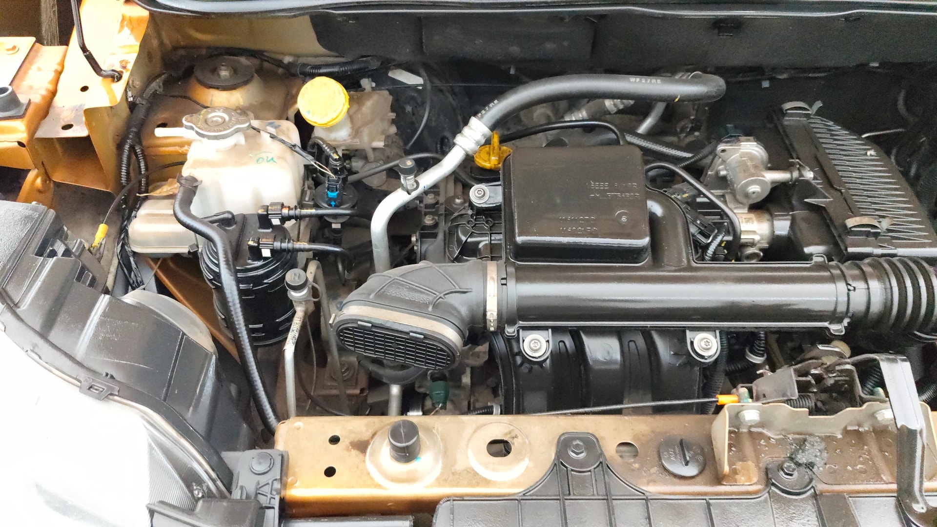View 2024 Renault Triber RXZ AMT Image 3 Used 2024 Renault Triber RXZ AMT Image 3