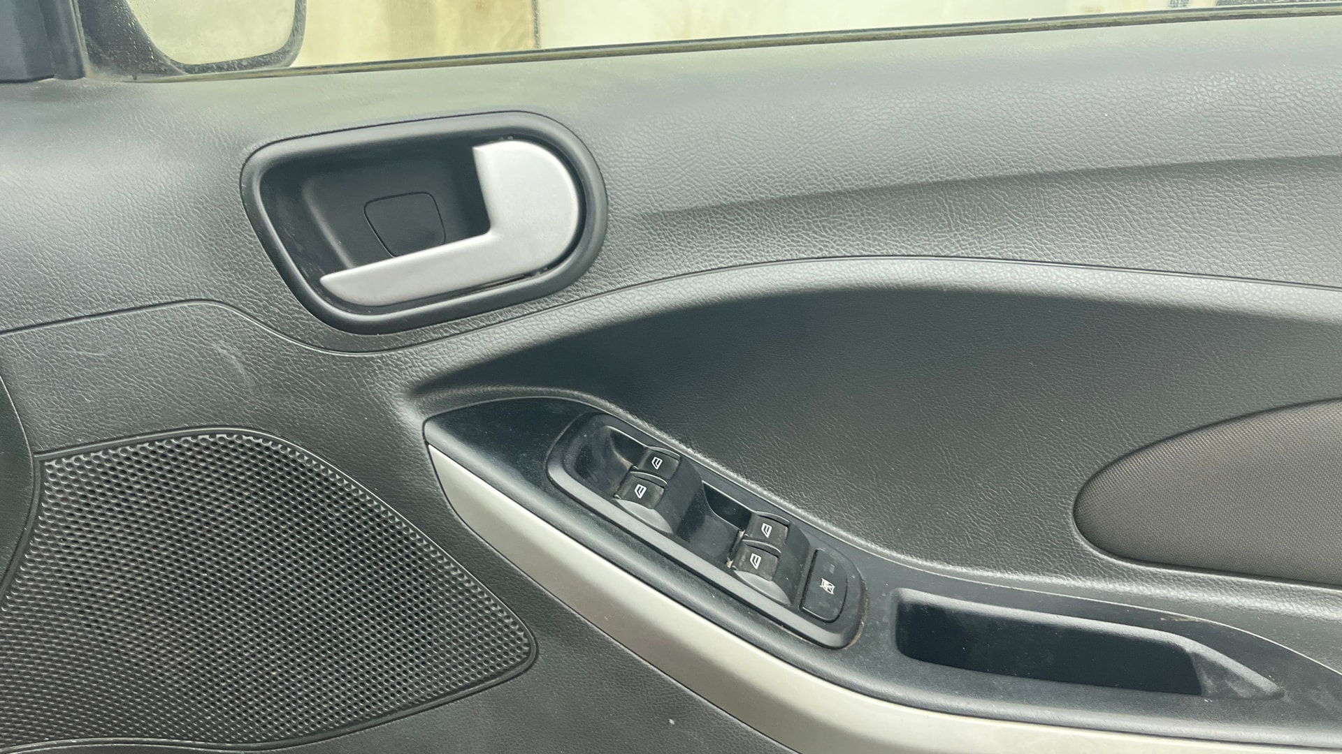 View 2017 Ford Figo Aspire 1.2P Ambiente MT BS IV Image 33 Used 2017 Ford Figo Aspire 1.2P Ambiente MT BS IV Image 33