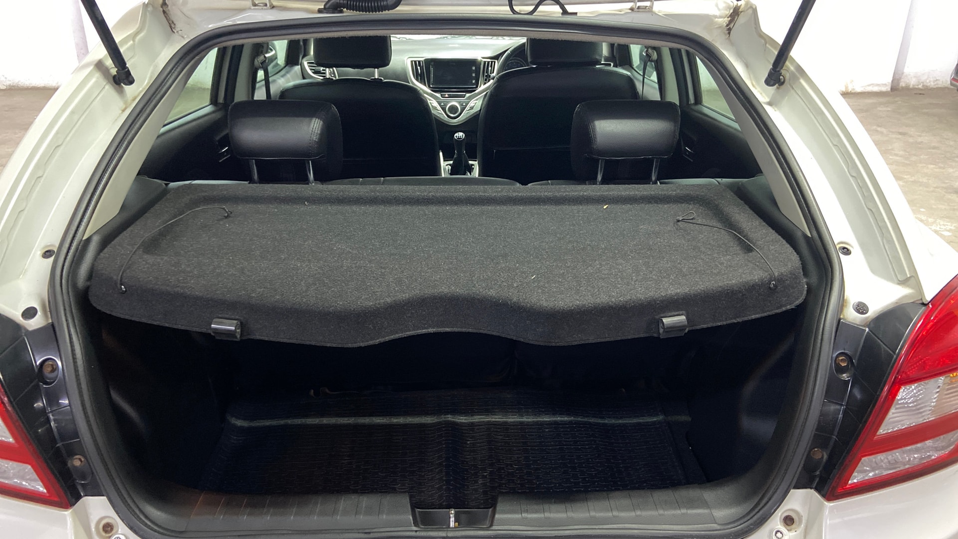 View 2018 Maruti Suzuki 1000 Base Variant Image 10 Used 2018 Maruti Suzuki 1000 Base Variant Image 10