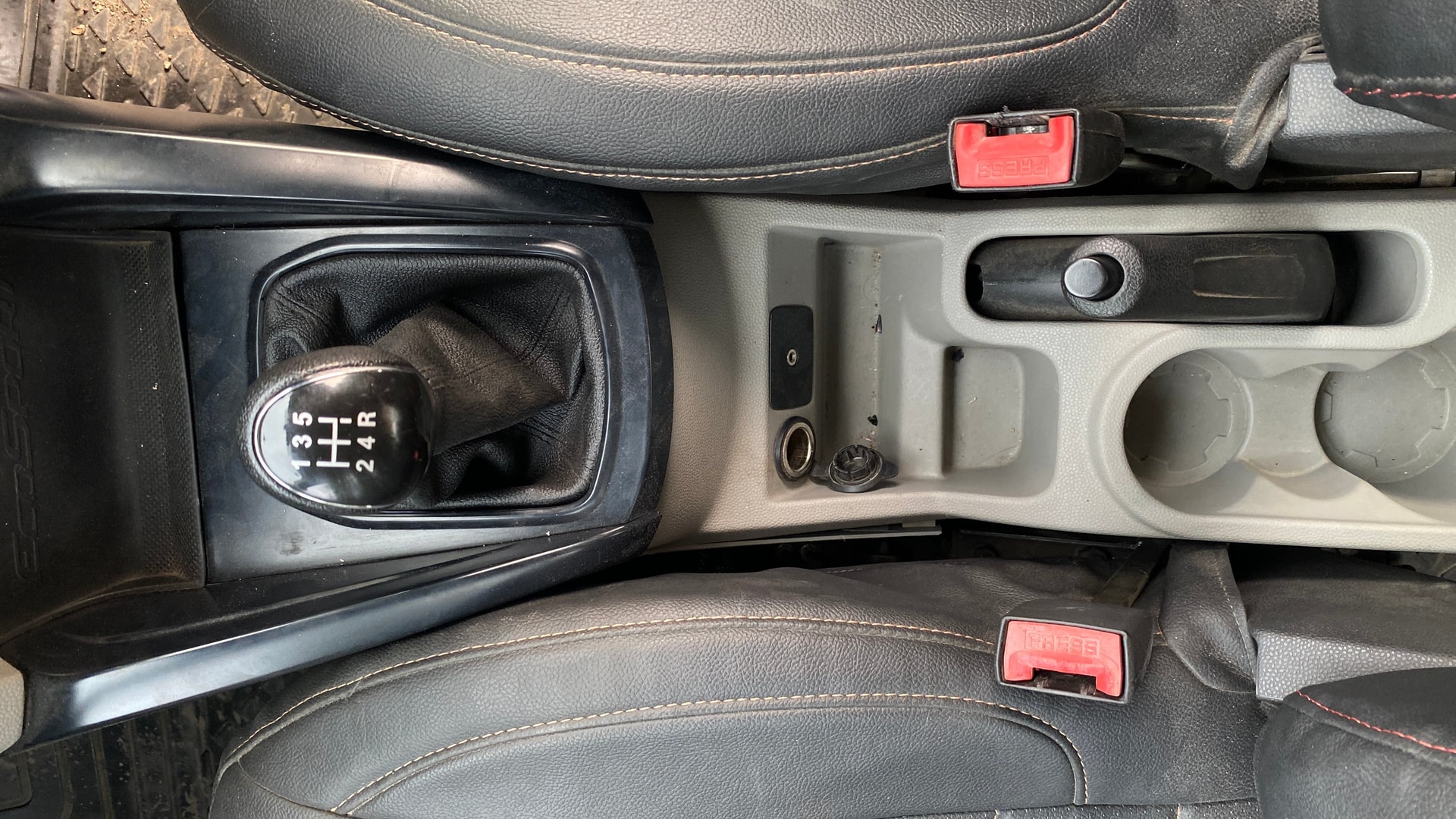 View 2017 Ford EcoSport 1.5 TDCi Diesel Ambiente BS IV Image 37 Used 2017 Ford EcoSport 1.5 TDCi Diesel Ambiente BS IV Image 37