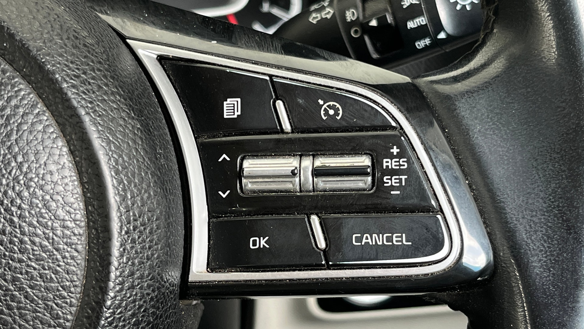 View 2022 Kia Sonet HTX Diesel Image 3 Used 2022 Kia Sonet HTX Diesel Image 3