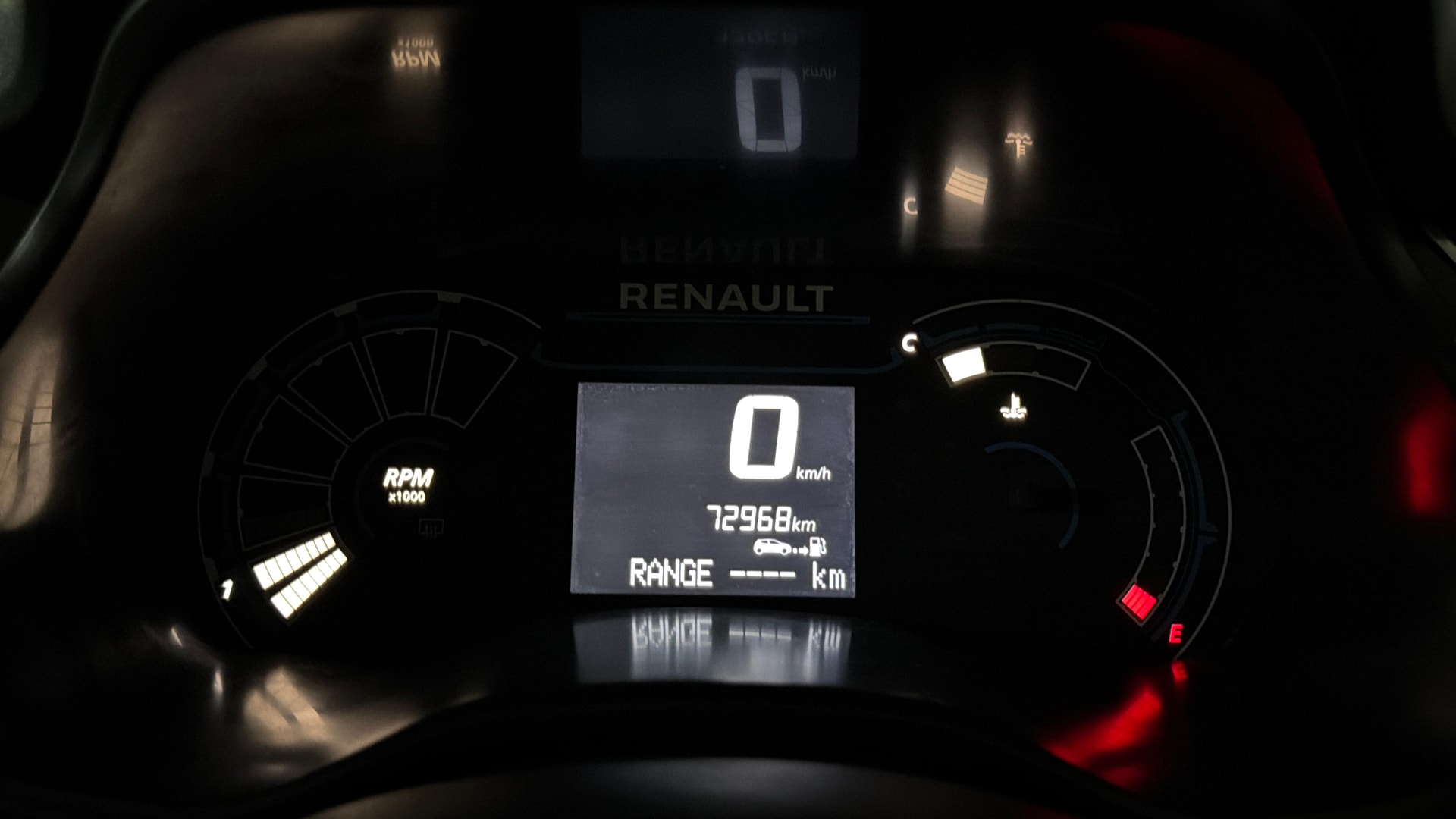 View 2022 Renault Triber RXT Image 35 Used 2022 Renault Triber RXT Image 35