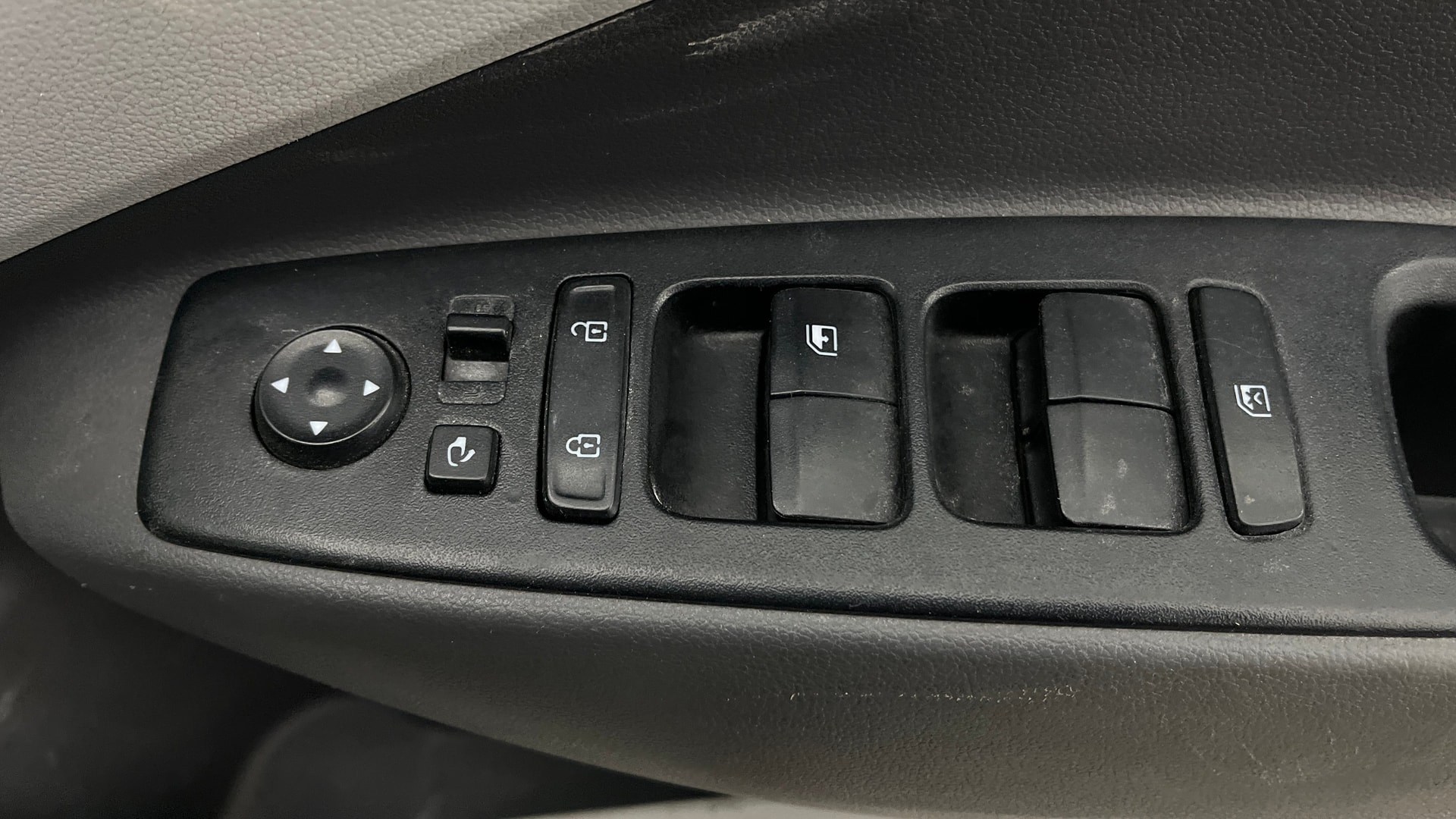 View 2021 Hyundai Grand i10 Nios Sportz Petrol AMT Image 33 Used 2021 Hyundai Grand i10 Nios Sportz Petrol AMT Image 33