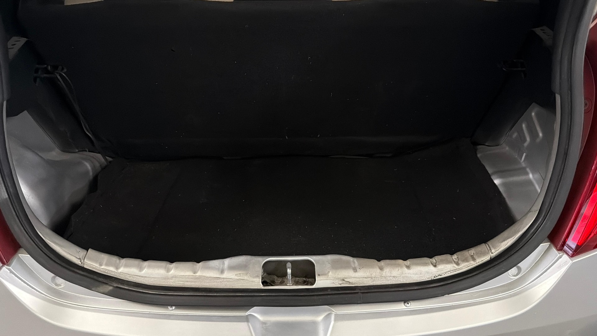 View 2014 Hyundai EON Era Plus Image 10 Used 2014 Hyundai EON Era Plus Image 10