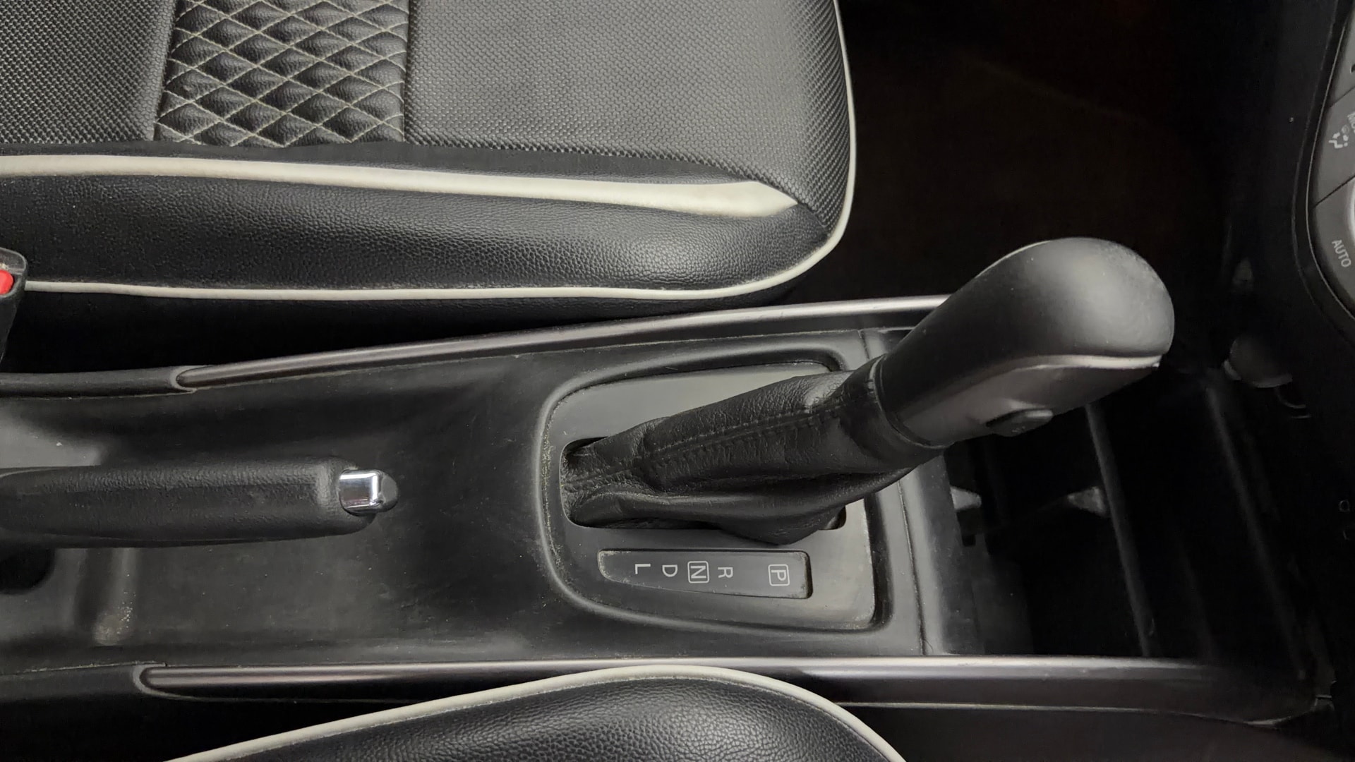 View 2019 Maruti Suzuki 1000 Base Variant Image 38 Used 2019 Maruti Suzuki 1000 Base Variant Image 38