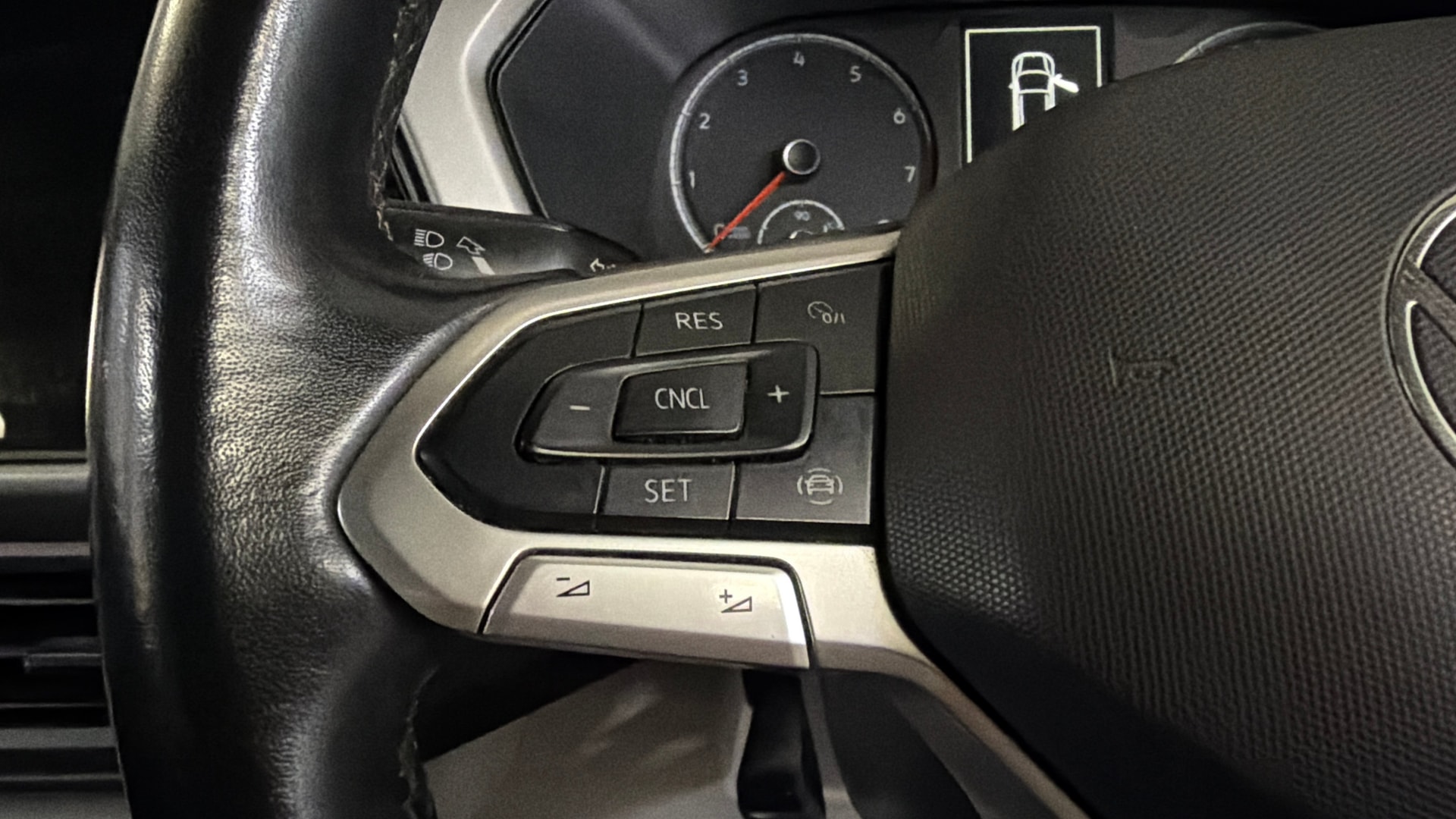 View 2022 Volkswagen Taigun 1.0 TSI Highline AT Image 3 Used 2022 Volkswagen Taigun 1.0 TSI Highline AT Image 3