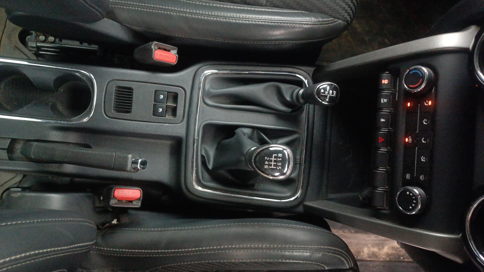View 2021 Mahindra Thar AX Standard Manual Soft Top 6 Seater Image 38 Used 2021 Mahindra Thar AX Standard Manual Soft Top 6 Seater Image 38