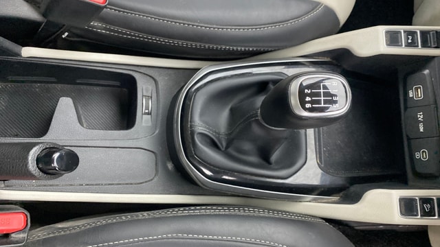View Kia Carens Image 43 Used Kia Carens Image 43