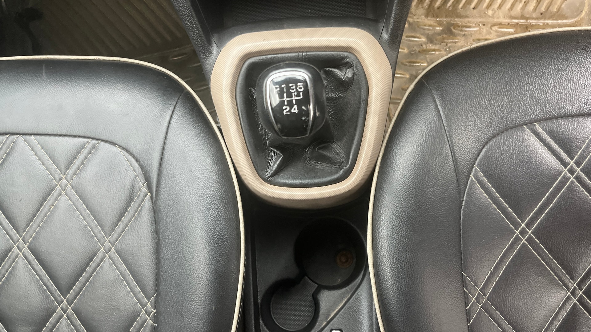 View 2015 Hyundai Grand i10 1.1 Asta Diesel Image 40 Used 2015 Hyundai Grand i10 1.1 Asta Diesel Image 40