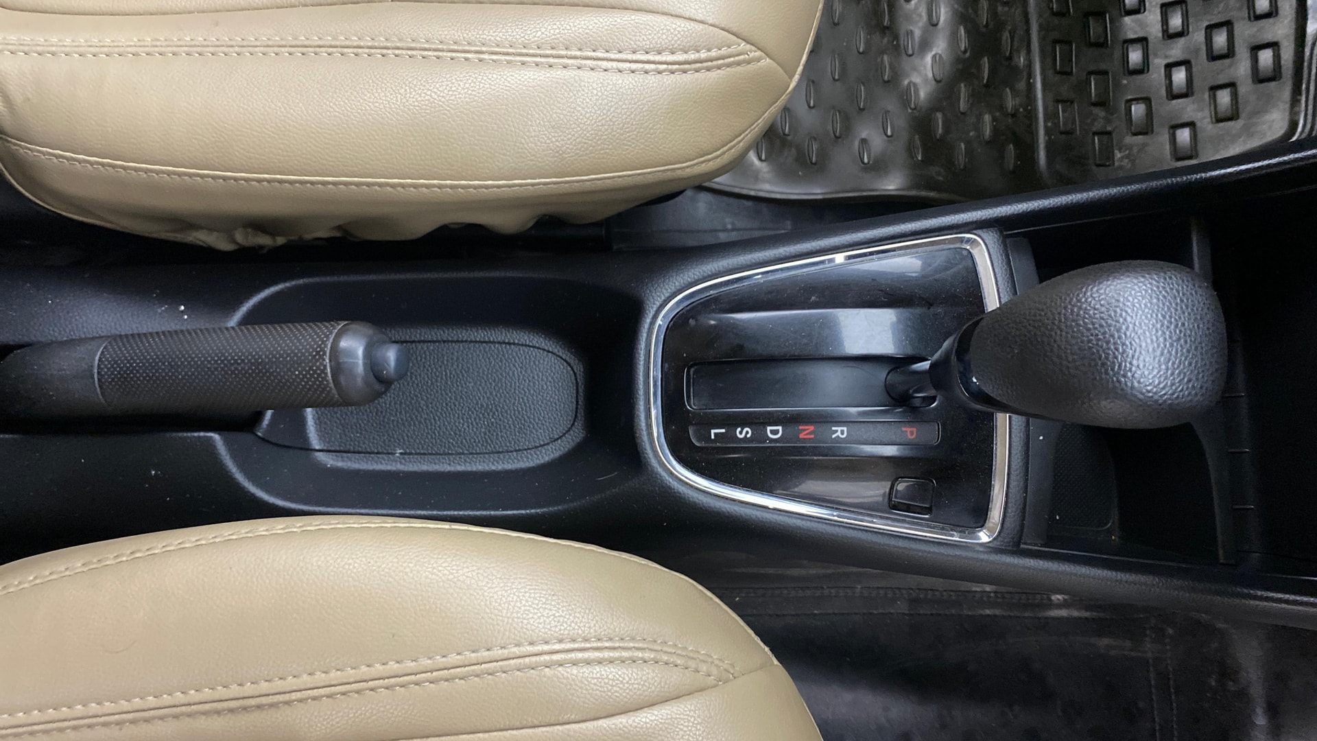 View 2019 Honda Amaze E MT Petrol BS IV Image 38 Used 2019 Honda Amaze E MT Petrol BS IV Image 38