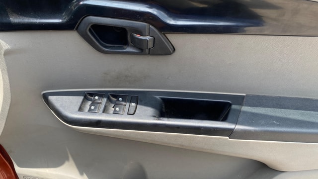 View Mahindra KUV100 Image 32 Used Mahindra KUV100 Image 32