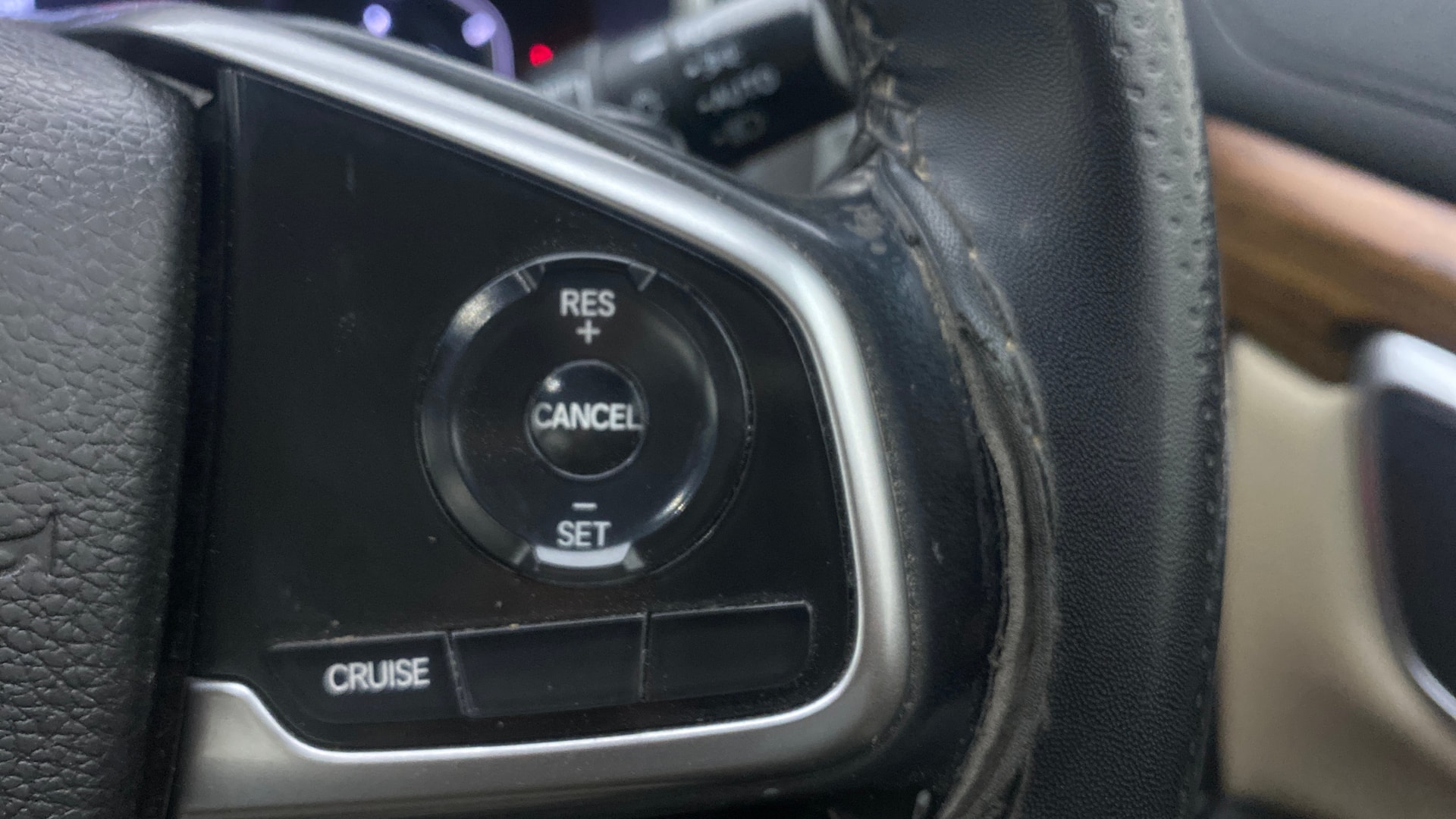View 2020 Honda CR-V 2.0L AT Petrol Image 3 Used 2020 Honda CR-V 2.0L AT Petrol Image 3