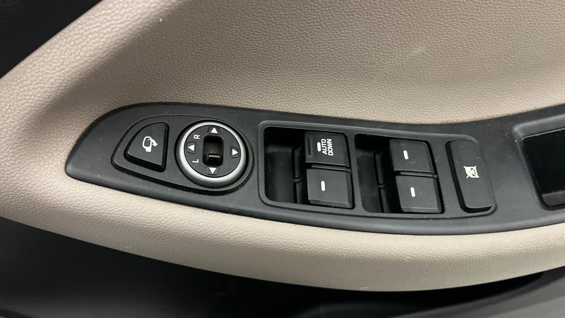 View 2019 Hyundai Elite i20 1.2 Sportz Plus Petrol Image 33 Used 2019 Hyundai Elite i20 1.2 Sportz Plus Petrol Image 33