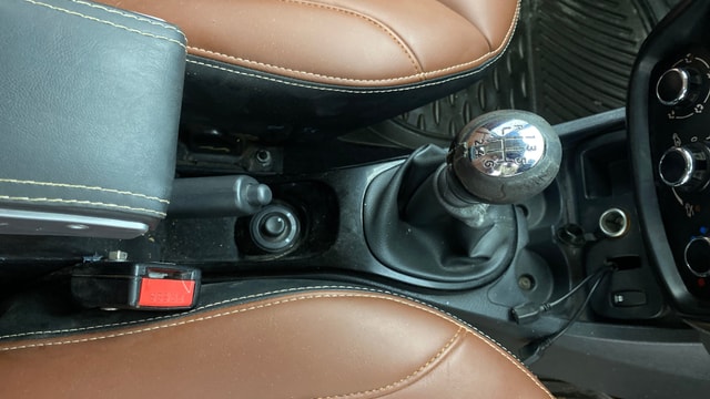 View Renault Duster Image 40 Used Renault Duster Image 40
