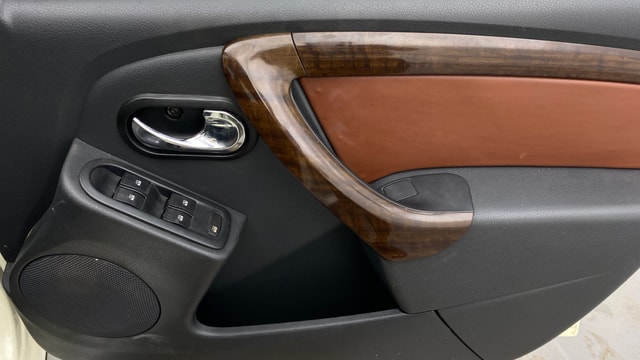 View Renault Duster Image 38 Used Renault Duster Image 38