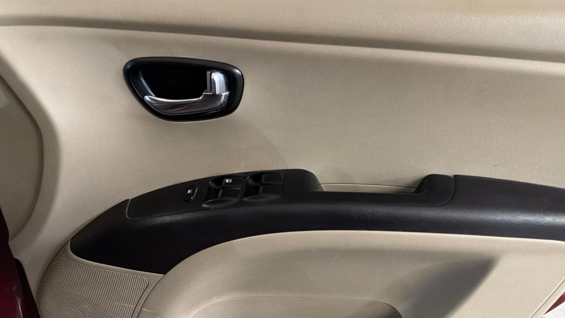 View 2015 Hyundai Grand i10 1.2 Sportz(O) Petrol Image 37 Used 2015 Hyundai Grand i10 1.2 Sportz(O) Petrol Image 37