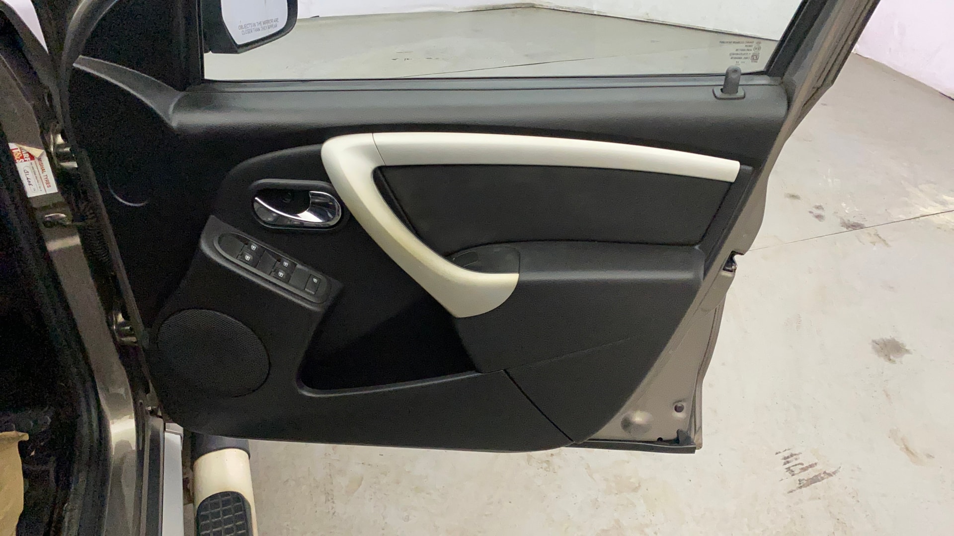 View 2017 Nissan Terrano XL P Image 33 Used 2017 Nissan Terrano XL P Image 33