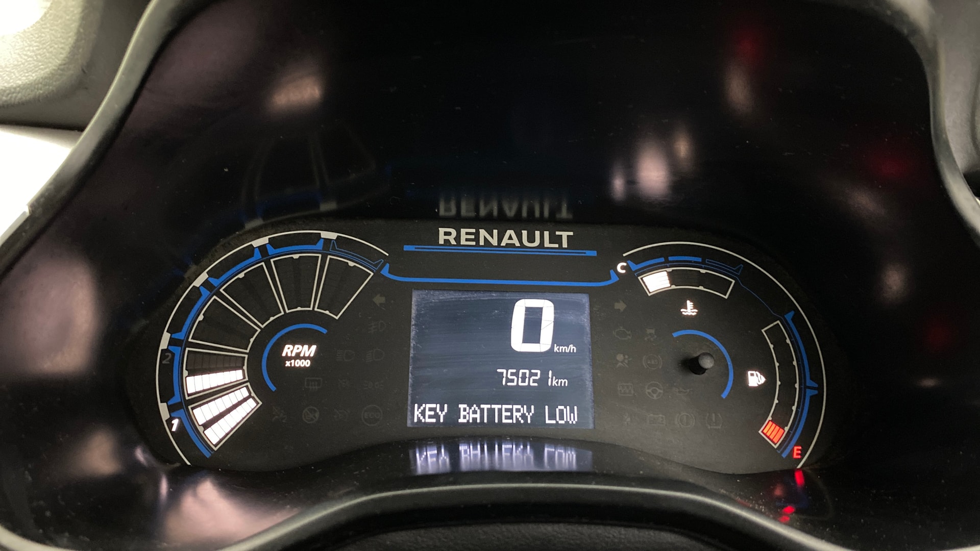 View 2020 Renault Triber RXZ Image 35 Used 2020 Renault Triber RXZ Image 35