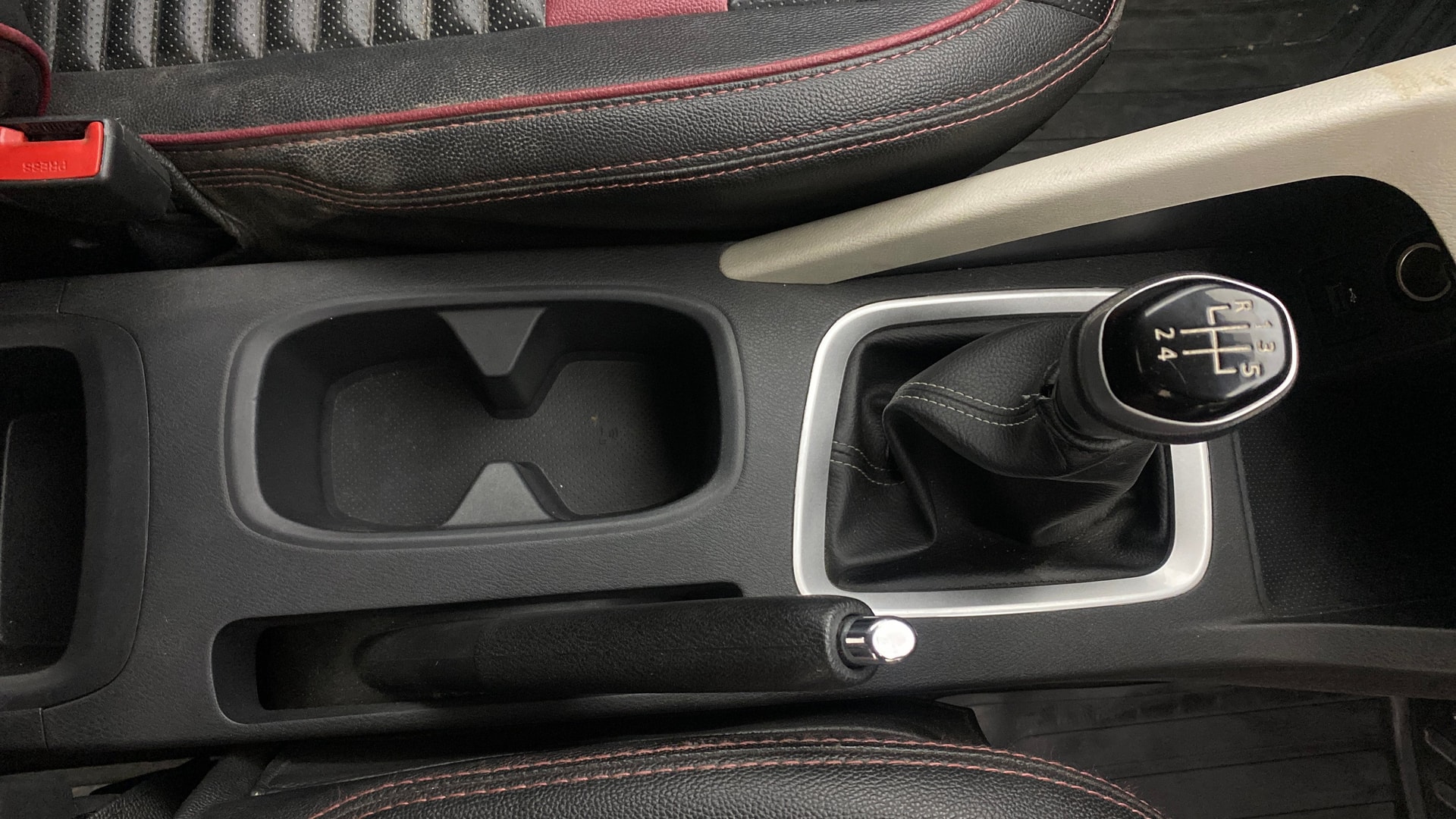 View 2023 Nissan Magnite XV Image 39 Used 2023 Nissan Magnite XV Image 39