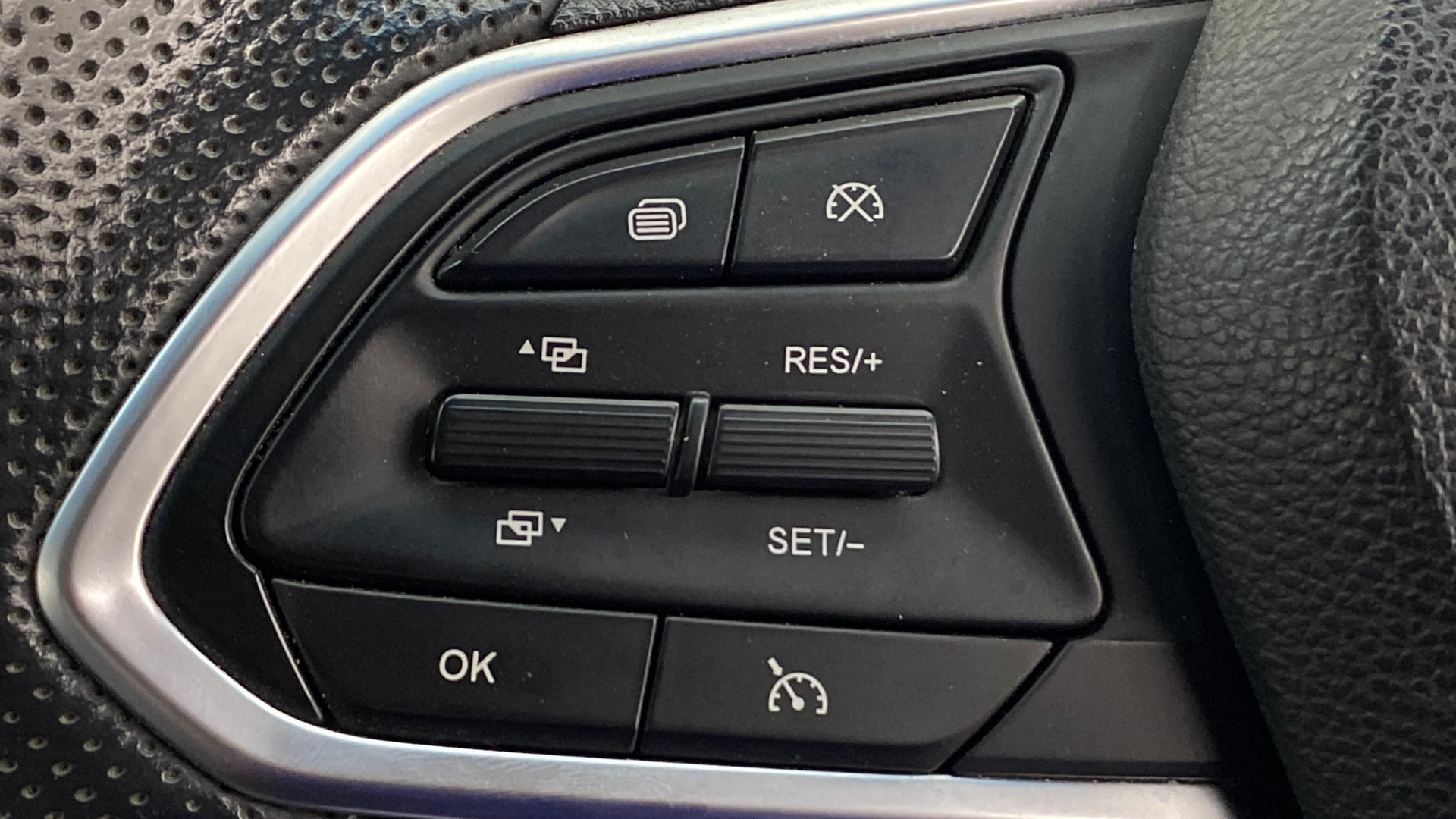 View 2020 MG Hector Sharp Petrol BS IV Image 3 Used 2020 MG Hector Sharp Petrol BS IV Image 3
