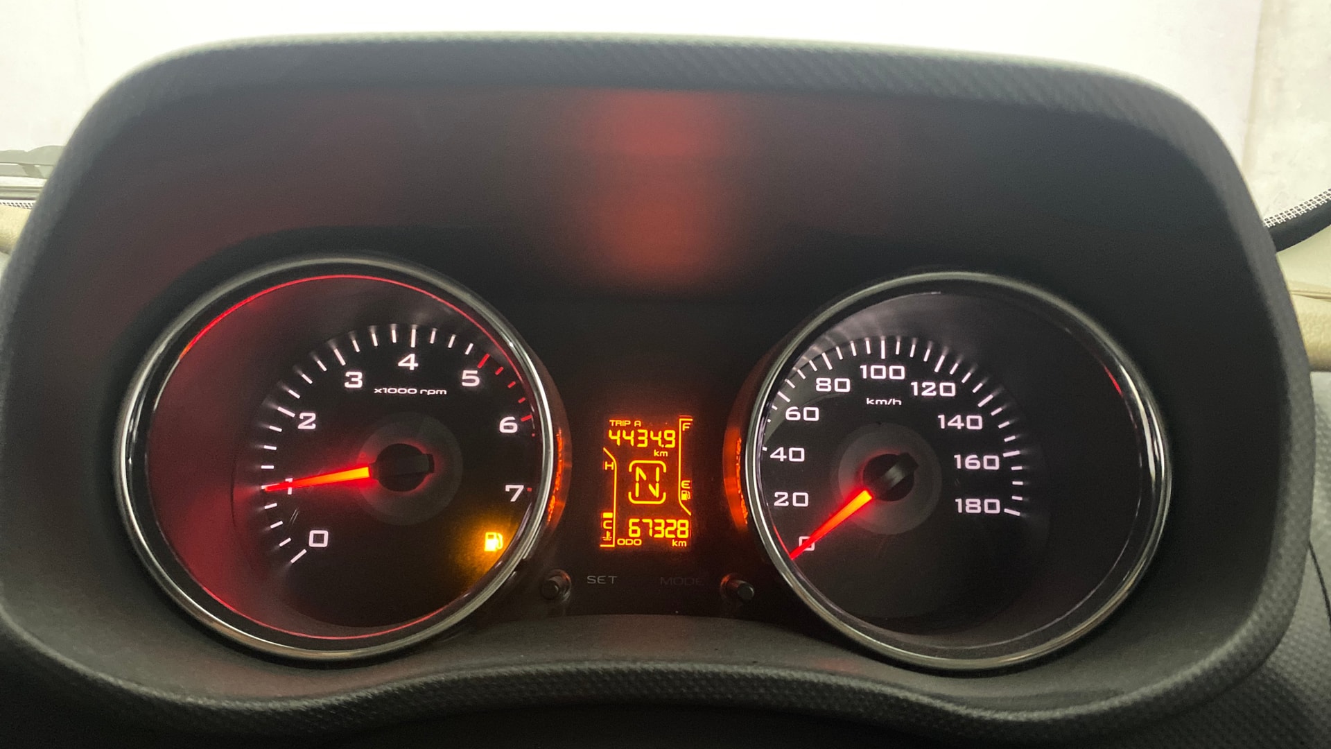Used 2016 Mahindra TUV300 Used 2016 Mahindra TUV300