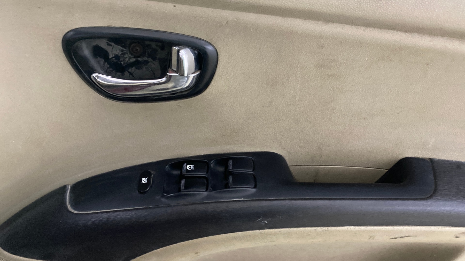 View 2014 Hyundai i10 1.2 Asta MT Image 32 Used 2014 Hyundai i10 1.2 Asta MT Image 32