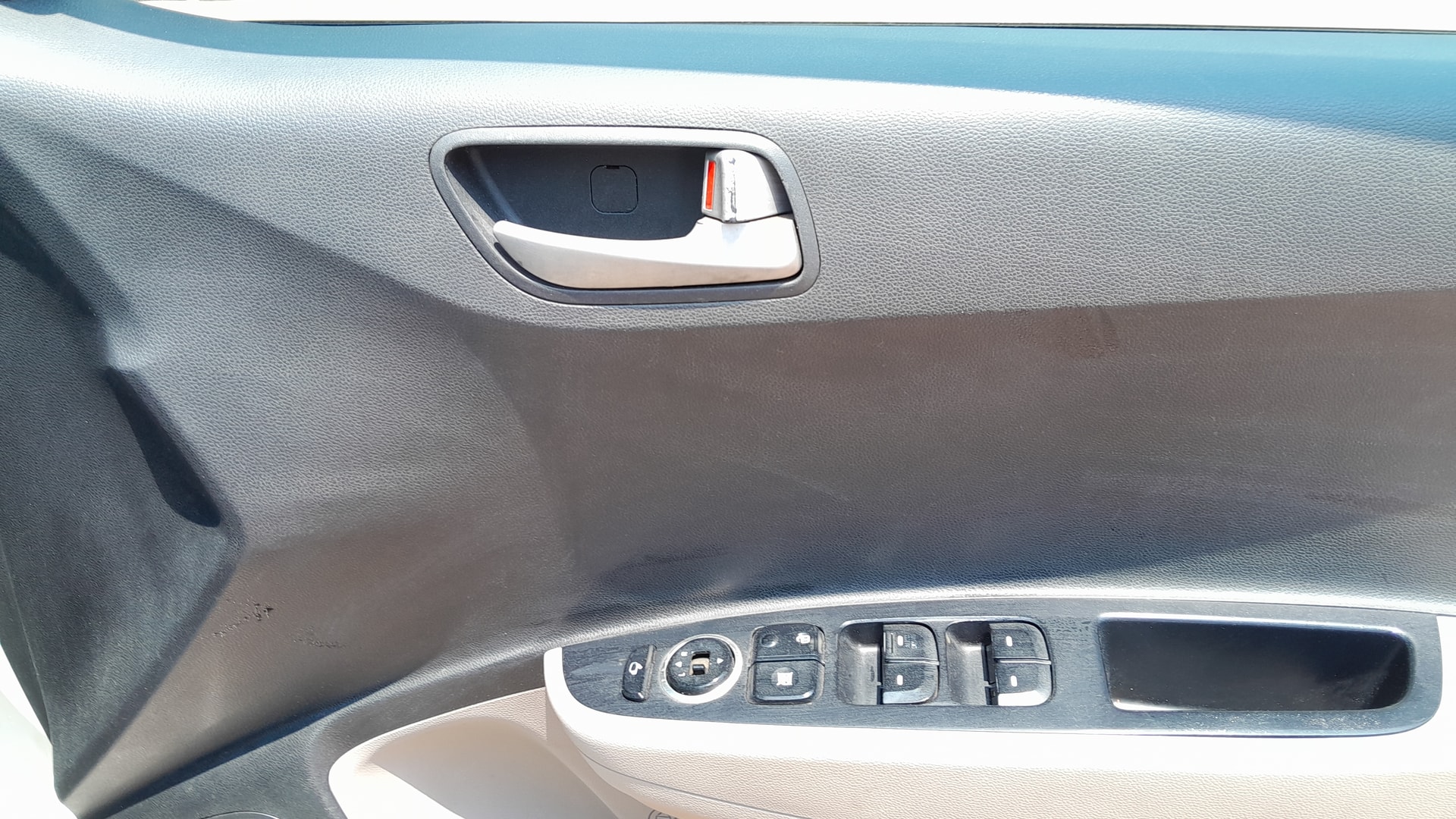 View 2014 Hyundai Grand i10 1.2 Asta Petrol Image 32 Used 2014 Hyundai Grand i10 1.2 Asta Petrol Image 32