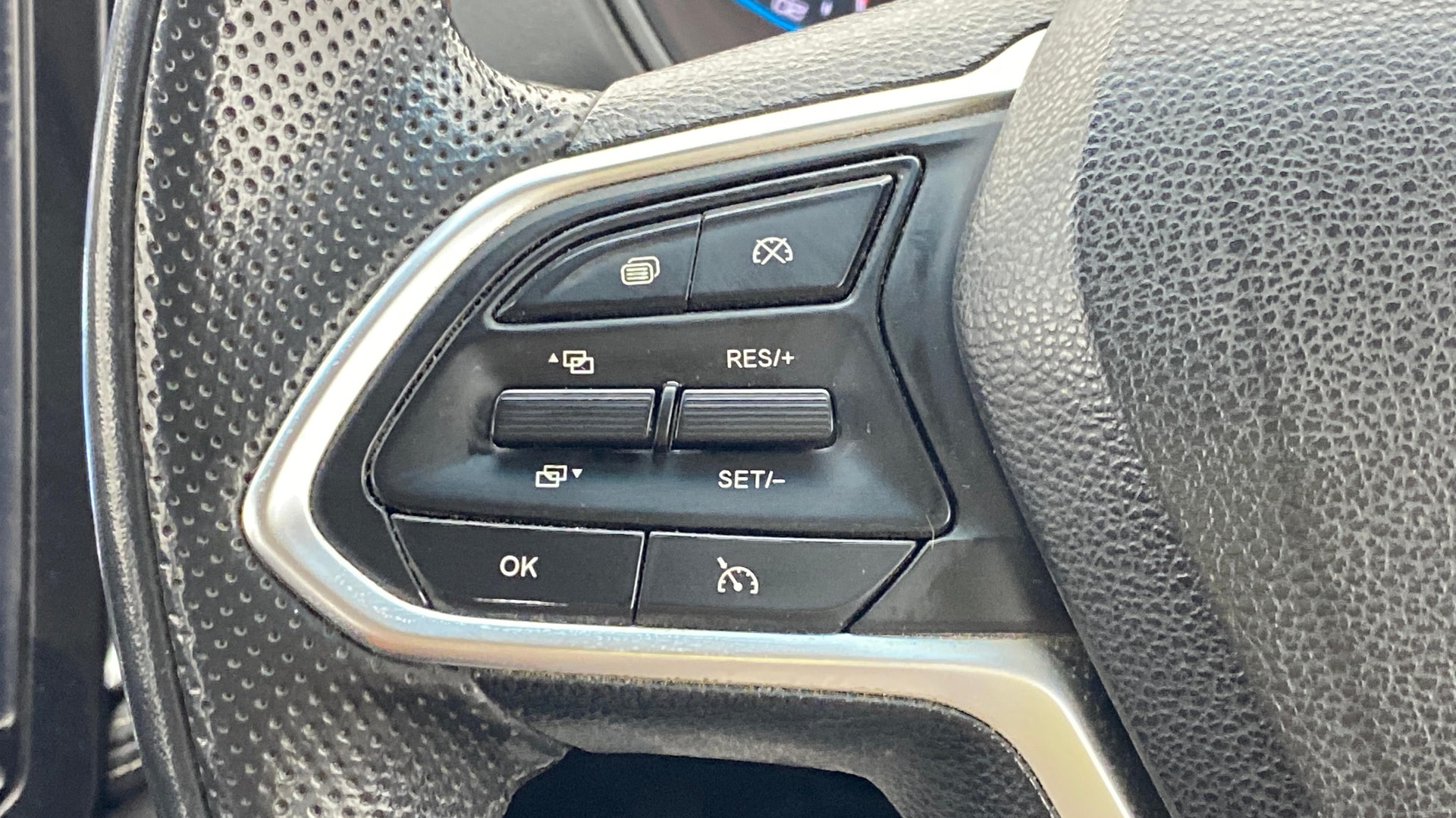 View 2020 MG Hector Sharp Petrol BS IV Image 3 Used 2020 MG Hector Sharp Petrol BS IV Image 3