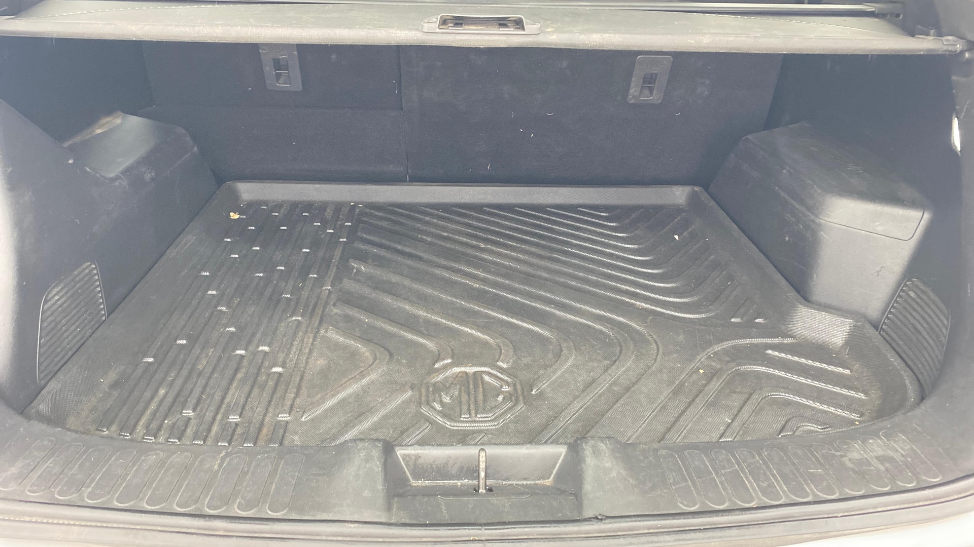 View 2020 MG Hector Sharp Petrol BS IV Image 7 Used 2020 MG Hector Sharp Petrol BS IV Image 7