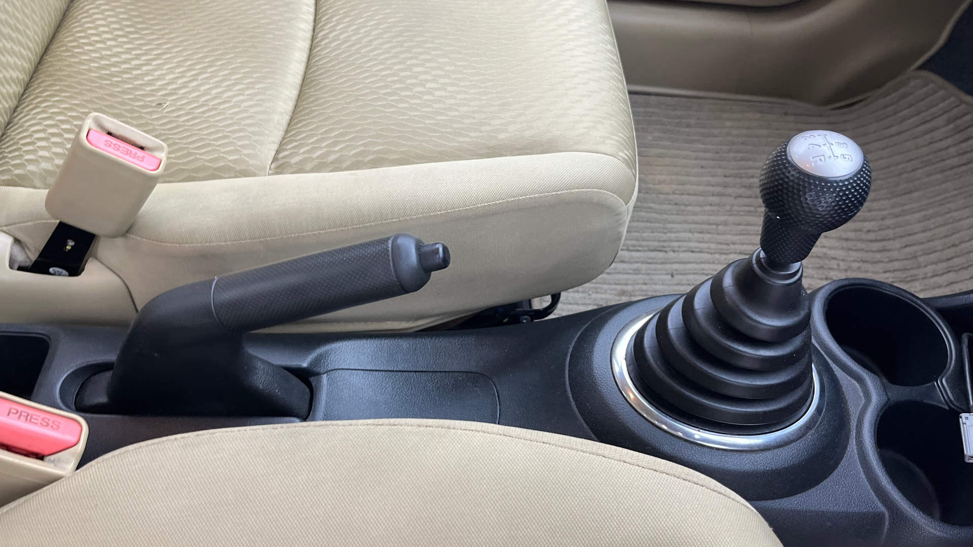 View 2015 Honda Amaze E MT Petrol BS IV Image 37 Used 2015 Honda Amaze E MT Petrol BS IV Image 37