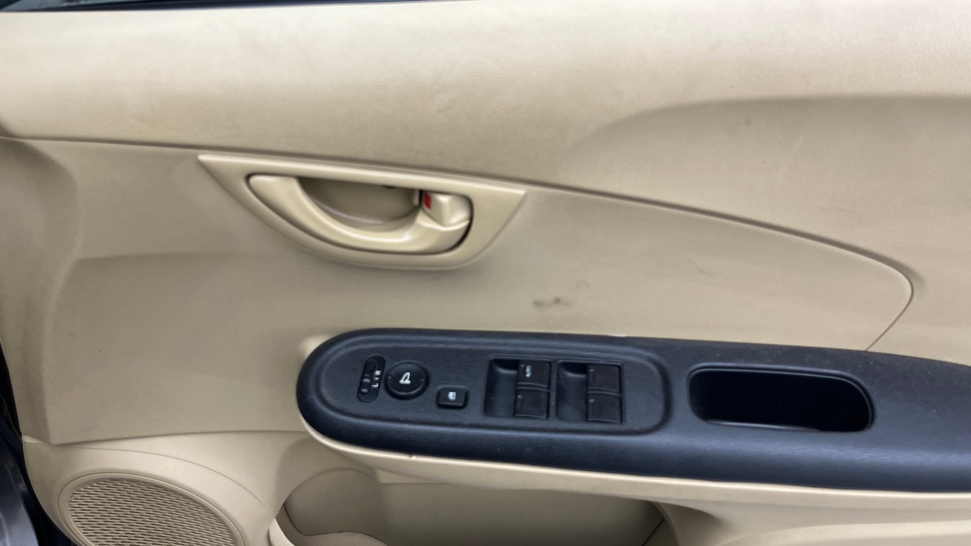 View 2015 Honda Amaze E MT Petrol BS IV Image 32 Used 2015 Honda Amaze E MT Petrol BS IV Image 32