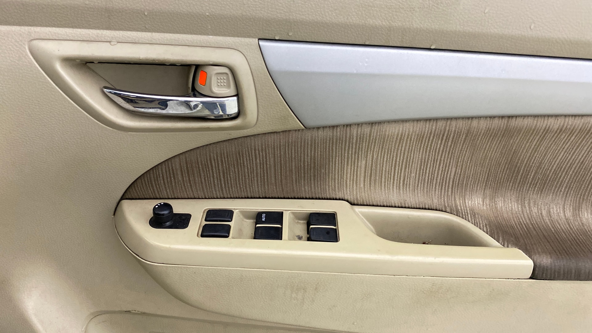 View 2014 Maruti Suzuki 1000 Base Variant Image 33 Used 2014 Maruti Suzuki 1000 Base Variant Image 33