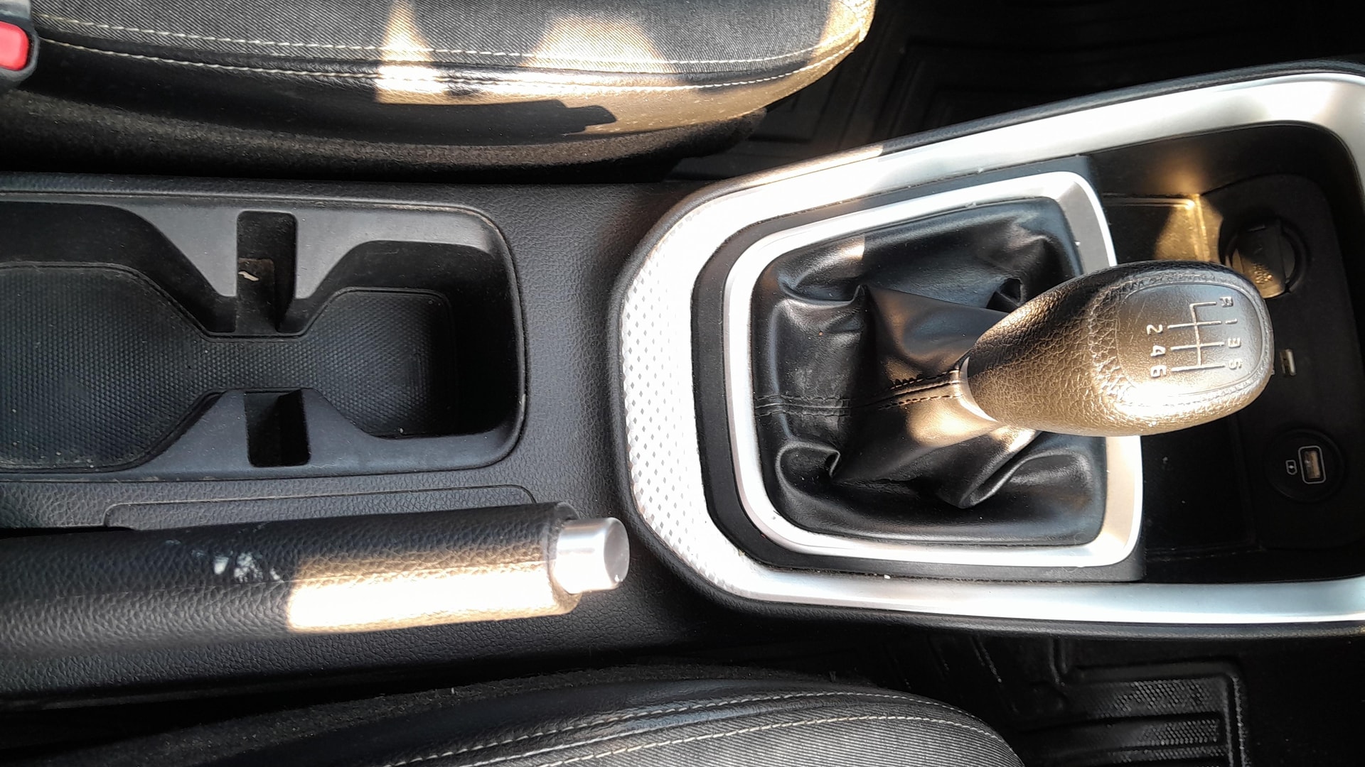 View 2023 Kia Sonet HTK Plus iMT Petrol Image 39 Used 2023 Kia Sonet HTK Plus iMT Petrol Image 39