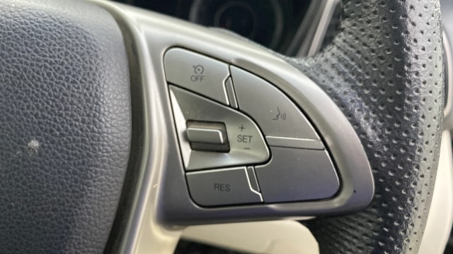View Mahindra XUV300 Image 3 Used Mahindra XUV300 Image 3