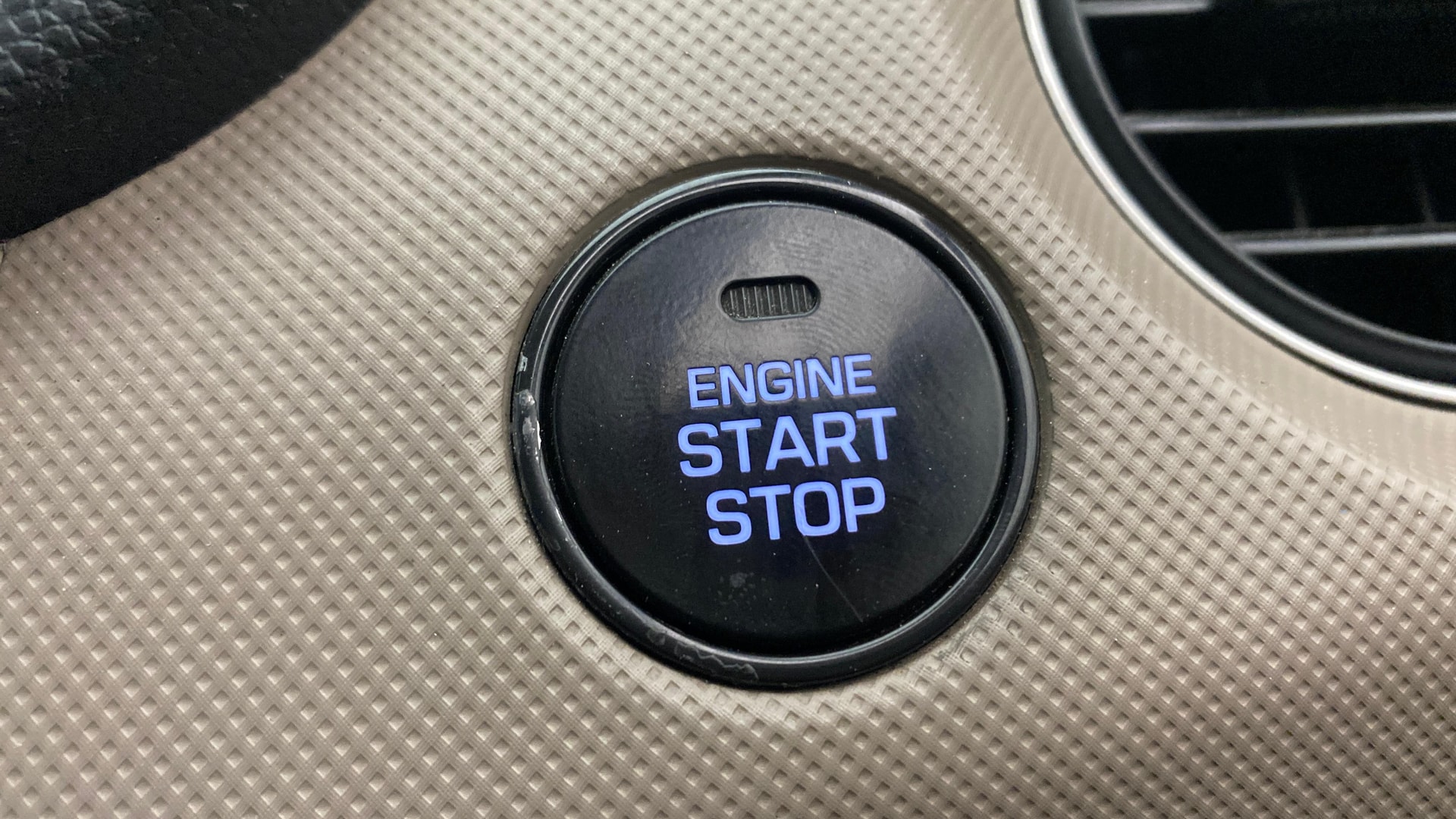 View 2014 Hyundai Grand i10 Asta AT 1.2 Kappa VTVT Image 33 Used 2014 Hyundai Grand i10 Asta AT 1.2 Kappa VTVT Image 33