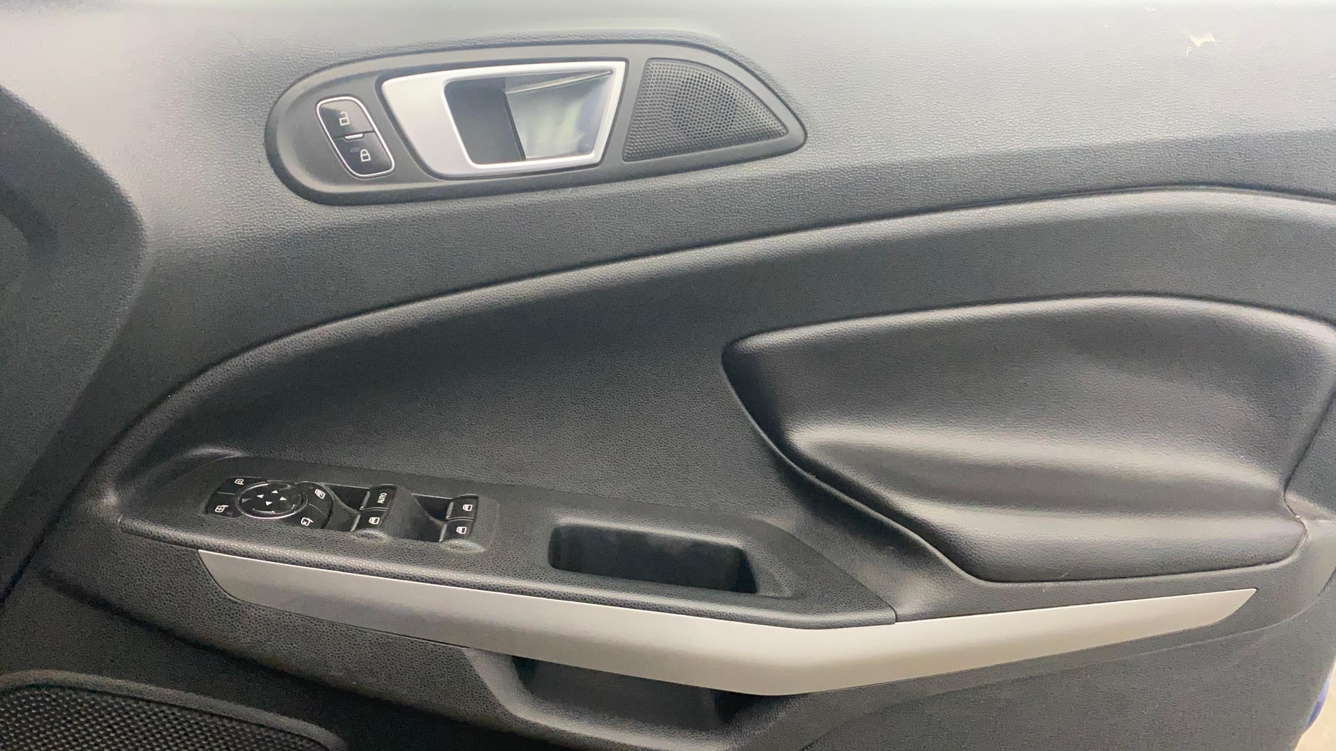 View 2018 Ford EcoSport 1.5 TDCi Diesel Ambiente BS IV Image 38 Used 2018 Ford EcoSport 1.5 TDCi Diesel Ambiente BS IV Image 38