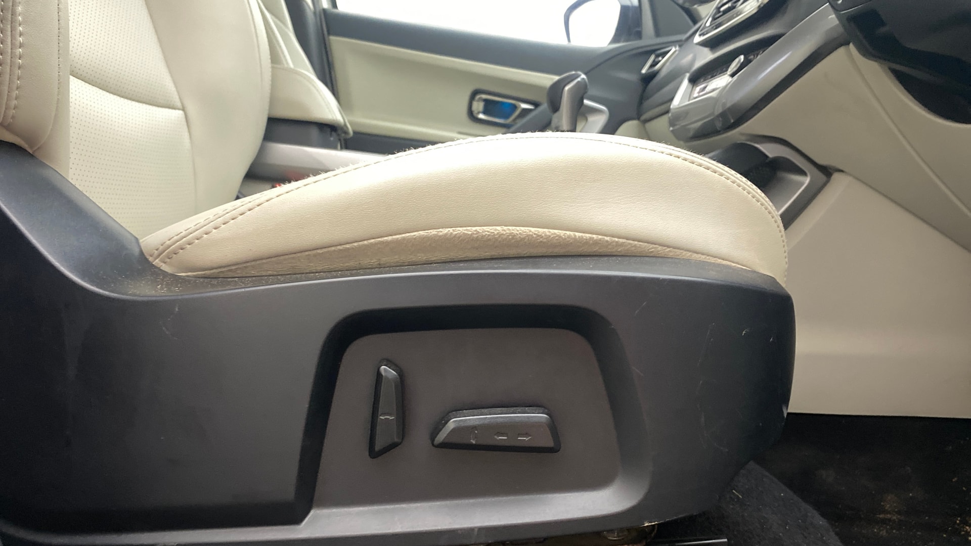 View 2022 Tata Safari XZ Plus 6S Image 12 Used 2022 Tata Safari XZ Plus 6S Image 12
