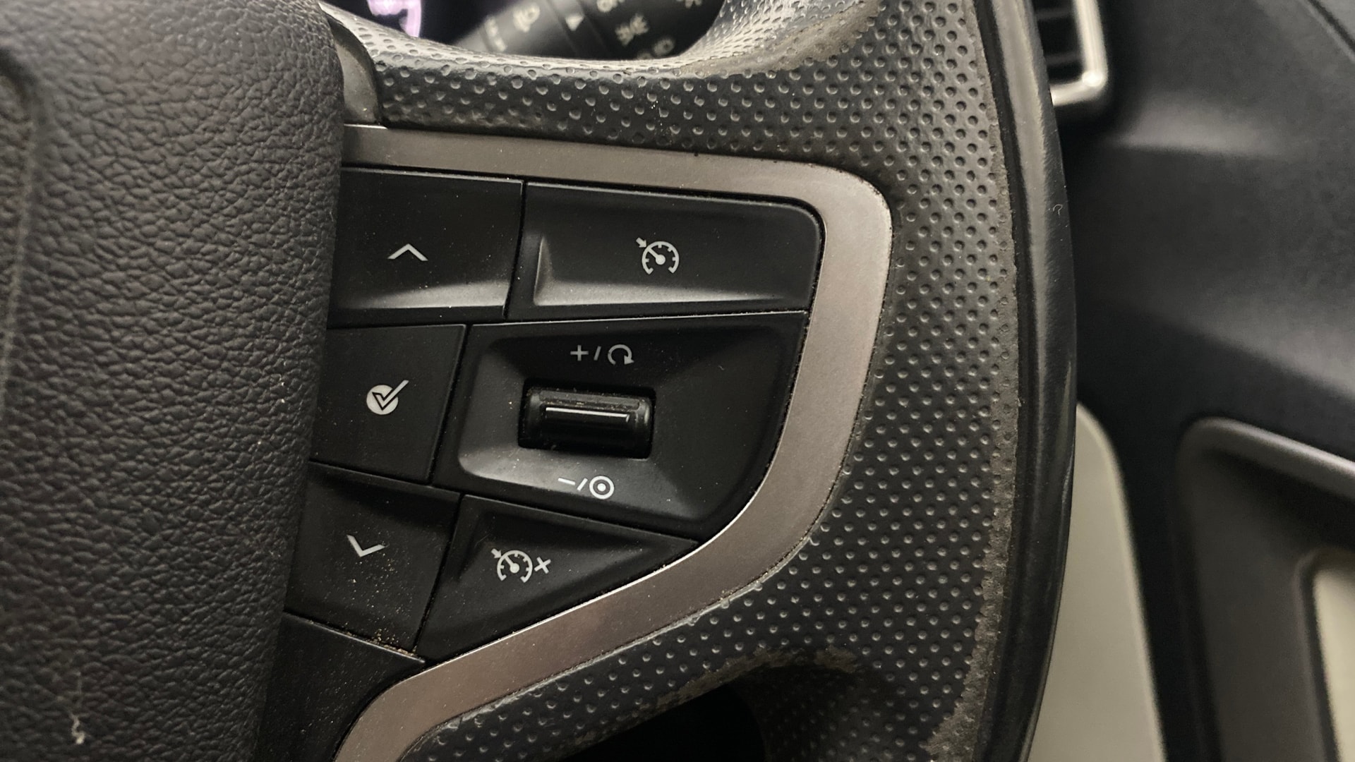 View 2022 Tata Safari XZ Plus 6S Image 3 Used 2022 Tata Safari XZ Plus 6S Image 3