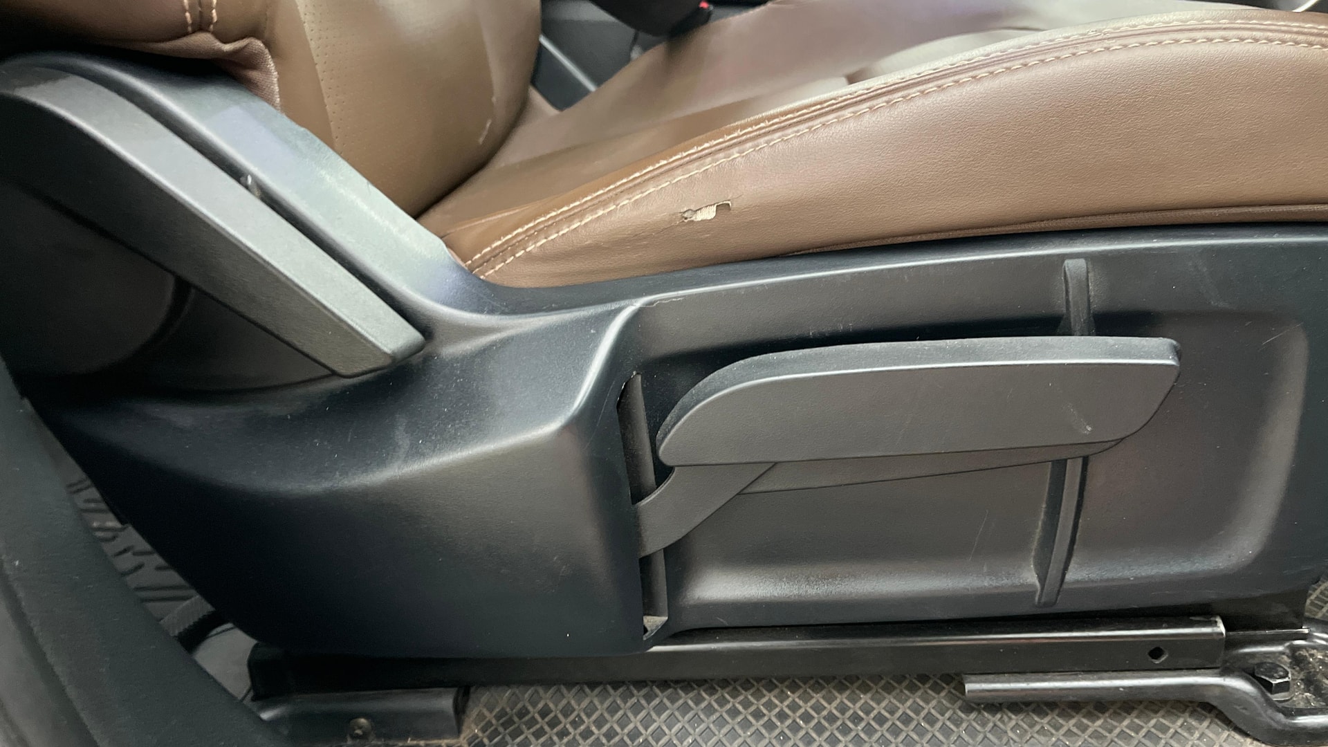 View 2019 Tata Harrier XE Image 19 Used 2019 Tata Harrier XE Image 19