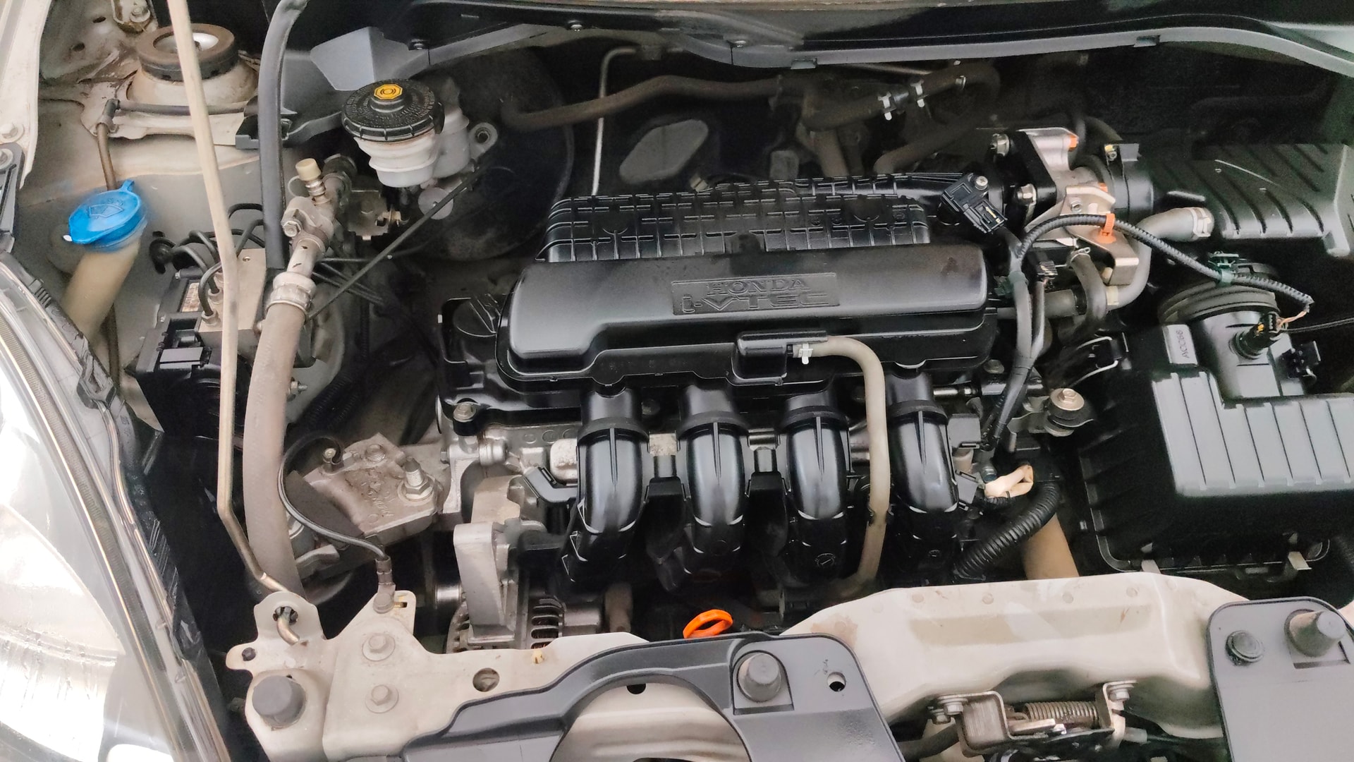 View 2016 Honda Brio VX AT Petrol Image 3 Used 2016 Honda Brio VX AT Petrol Image 3