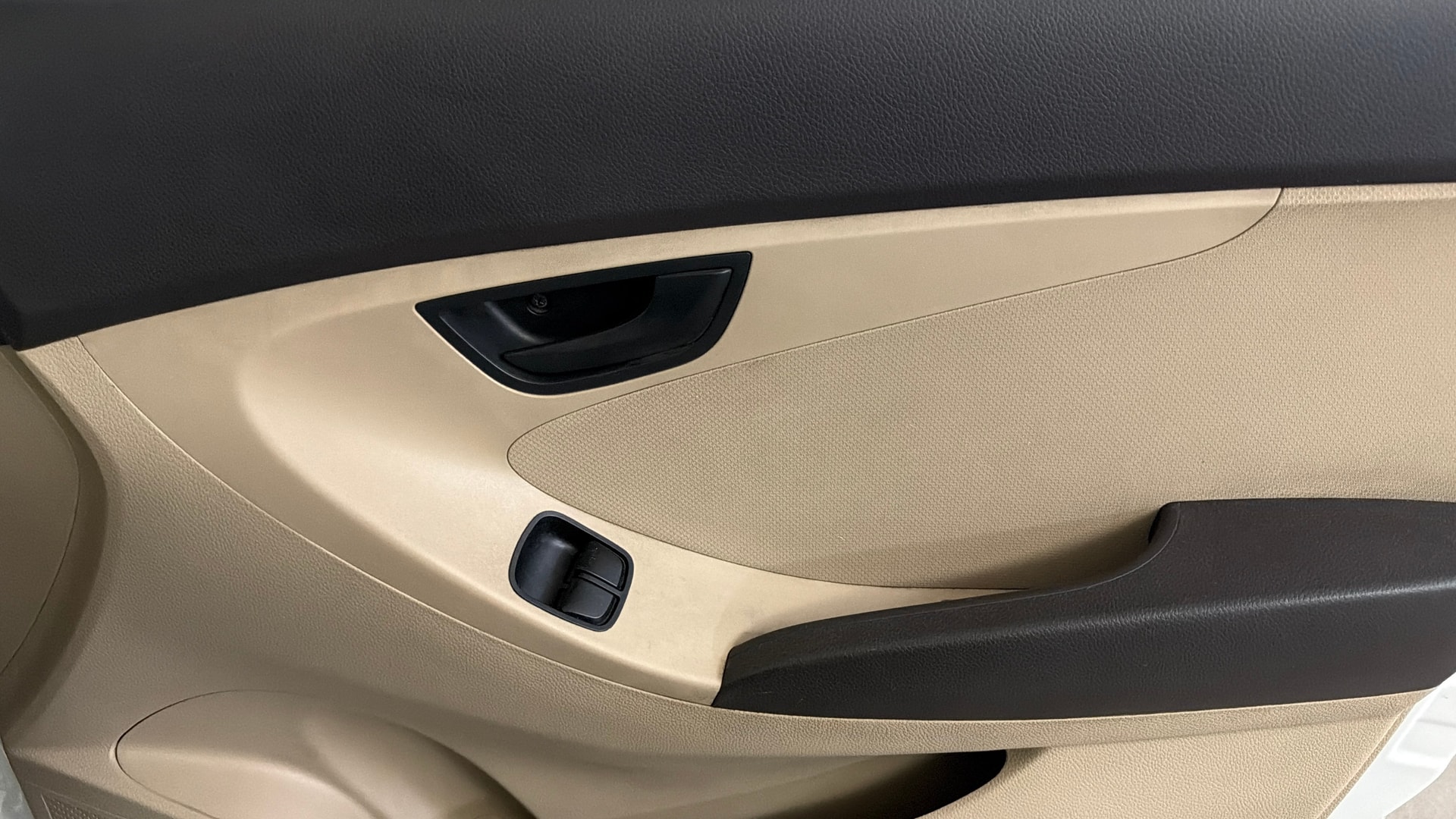 View 2017 Hyundai EON Magna Plus Image 32 Used 2017 Hyundai EON Magna Plus Image 32