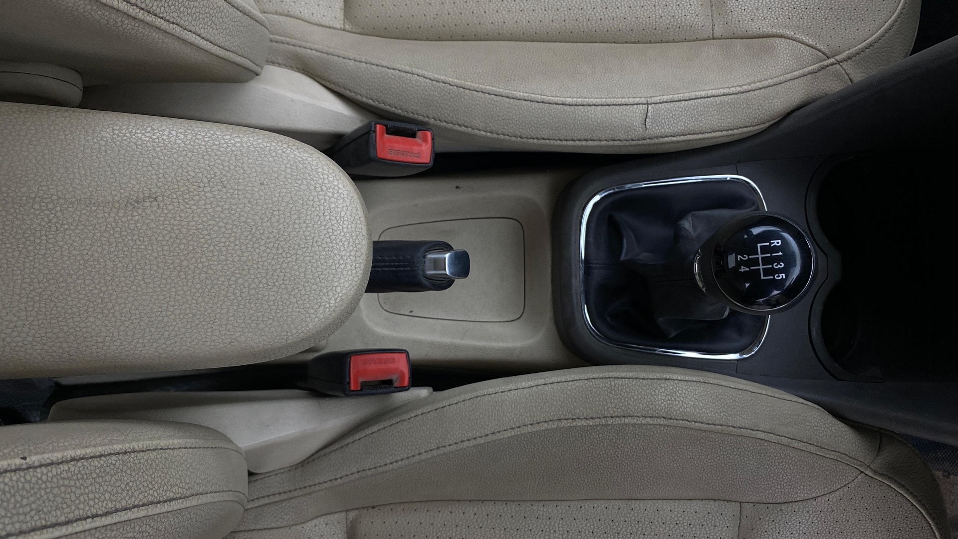 View 2012 Volkswagen Vento 1.2 L TSI Comfortline Petrol AT Image 38 Used 2012 Volkswagen Vento 1.2 L TSI Comfortline Petrol AT Image 38