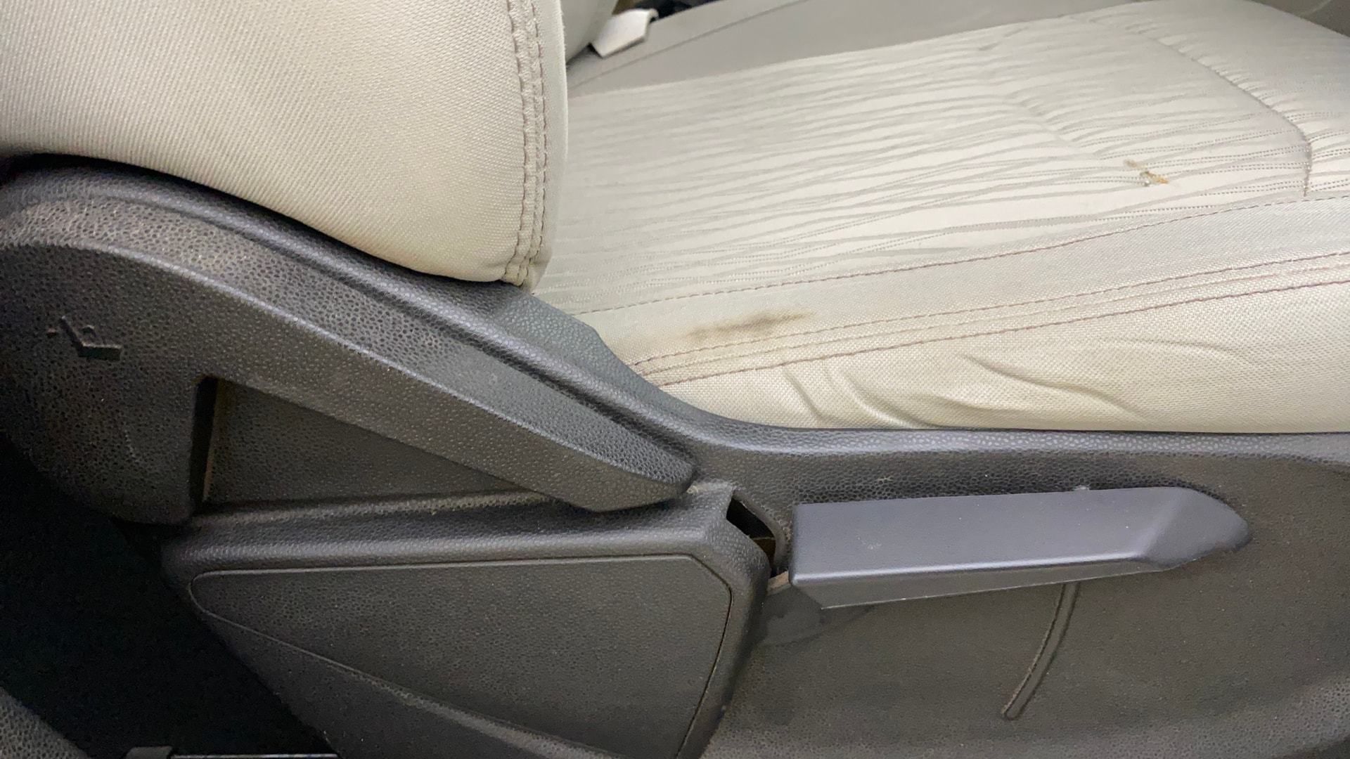 View 2016 Ford EcoSport 1.5 TDCi Diesel Ambiente BS IV Image 18 Used 2016 Ford EcoSport 1.5 TDCi Diesel Ambiente BS IV Image 18
