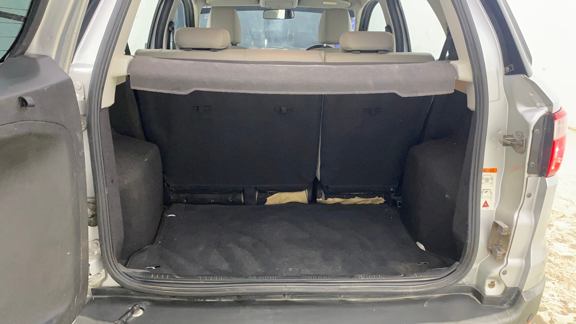 View 2016 Ford EcoSport 1.5 TDCi Diesel Ambiente BS IV Image 10 Used 2016 Ford EcoSport 1.5 TDCi Diesel Ambiente BS IV Image 10
