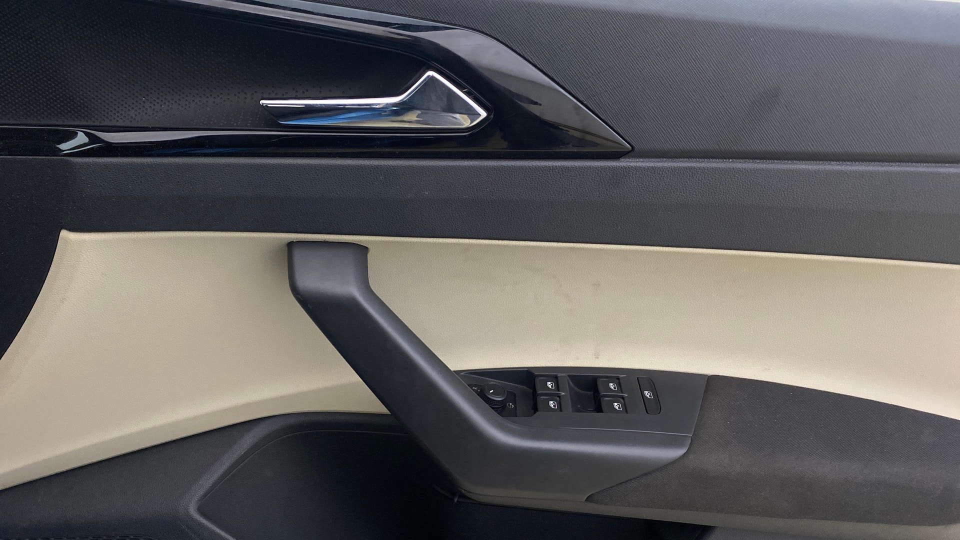 View 2022 Skoda Slavia Ambition 1.0 TSI AT Image 33 Used 2022 Skoda Slavia Ambition 1.0 TSI AT Image 33