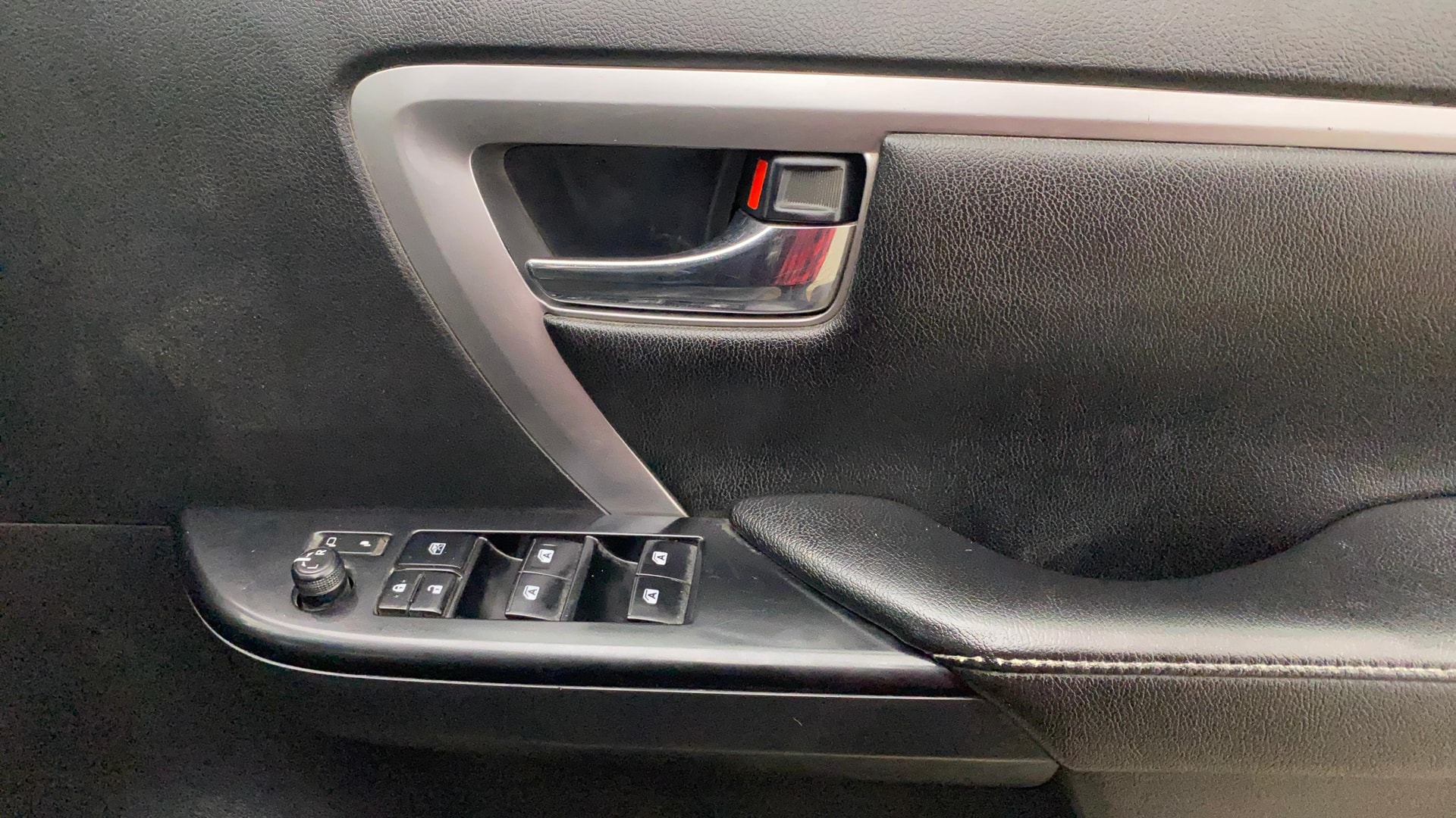 View 2021 Toyota Fortuner 2.8 4X2 MT Image 35 Used 2021 Toyota Fortuner 2.8 4X2 MT Image 35