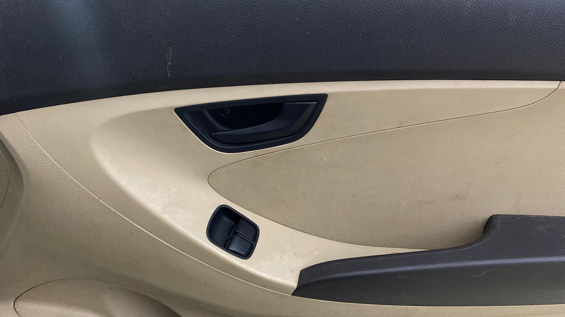 View 2013 Hyundai EON Magna Plus Image 32 Used 2013 Hyundai EON Magna Plus Image 32